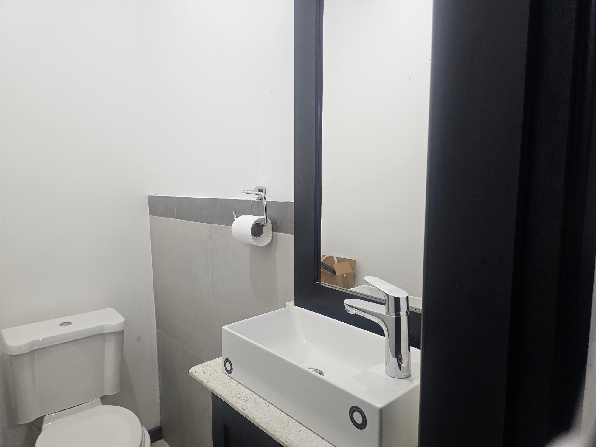 Apartment For Rent: DEGENHART CLOSE, Kingston 6 | $1,000 photo 9