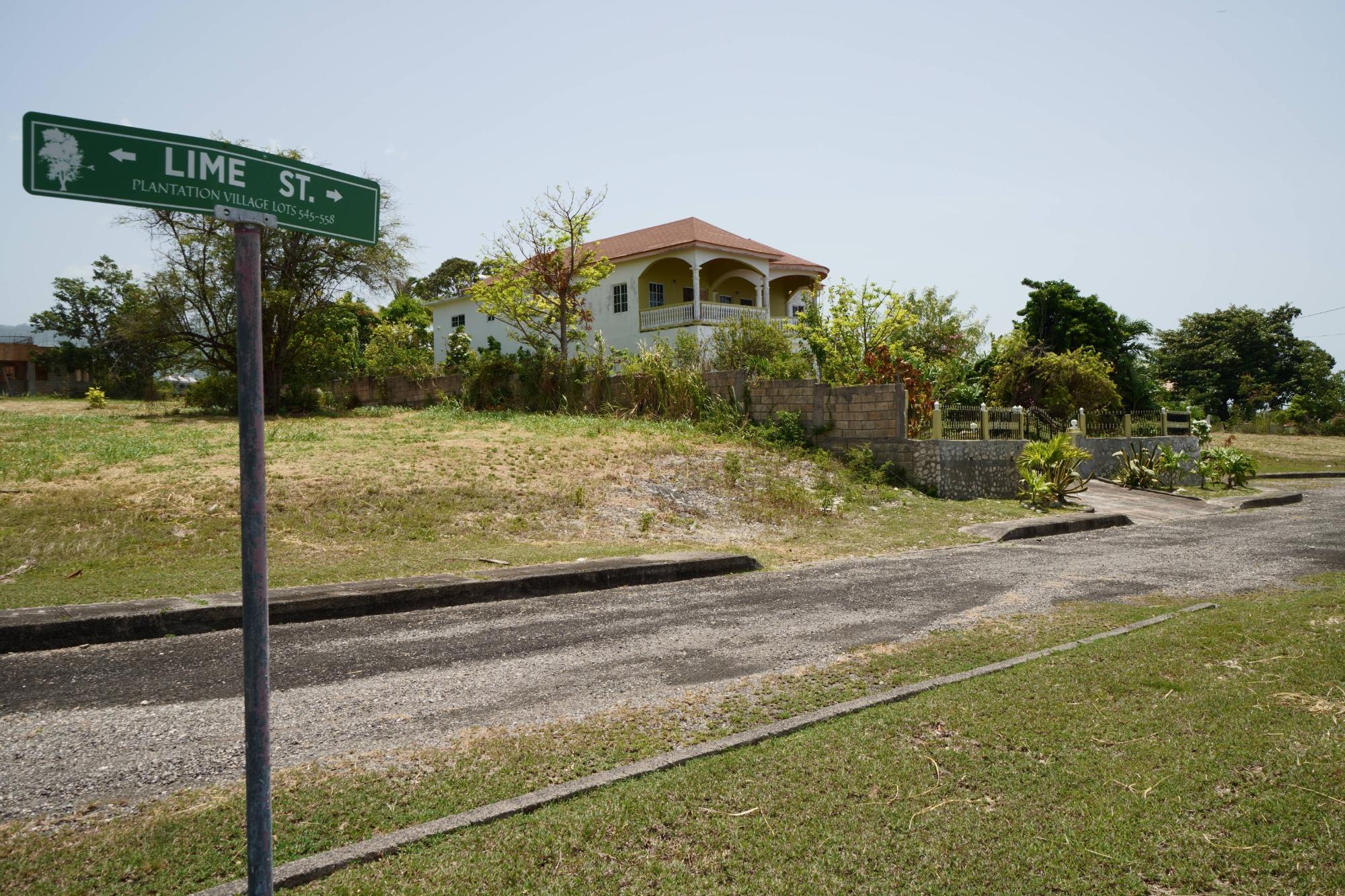 House For Sale: PLANTATION VILLAGE, Plantation Village | $580,000 photo 8