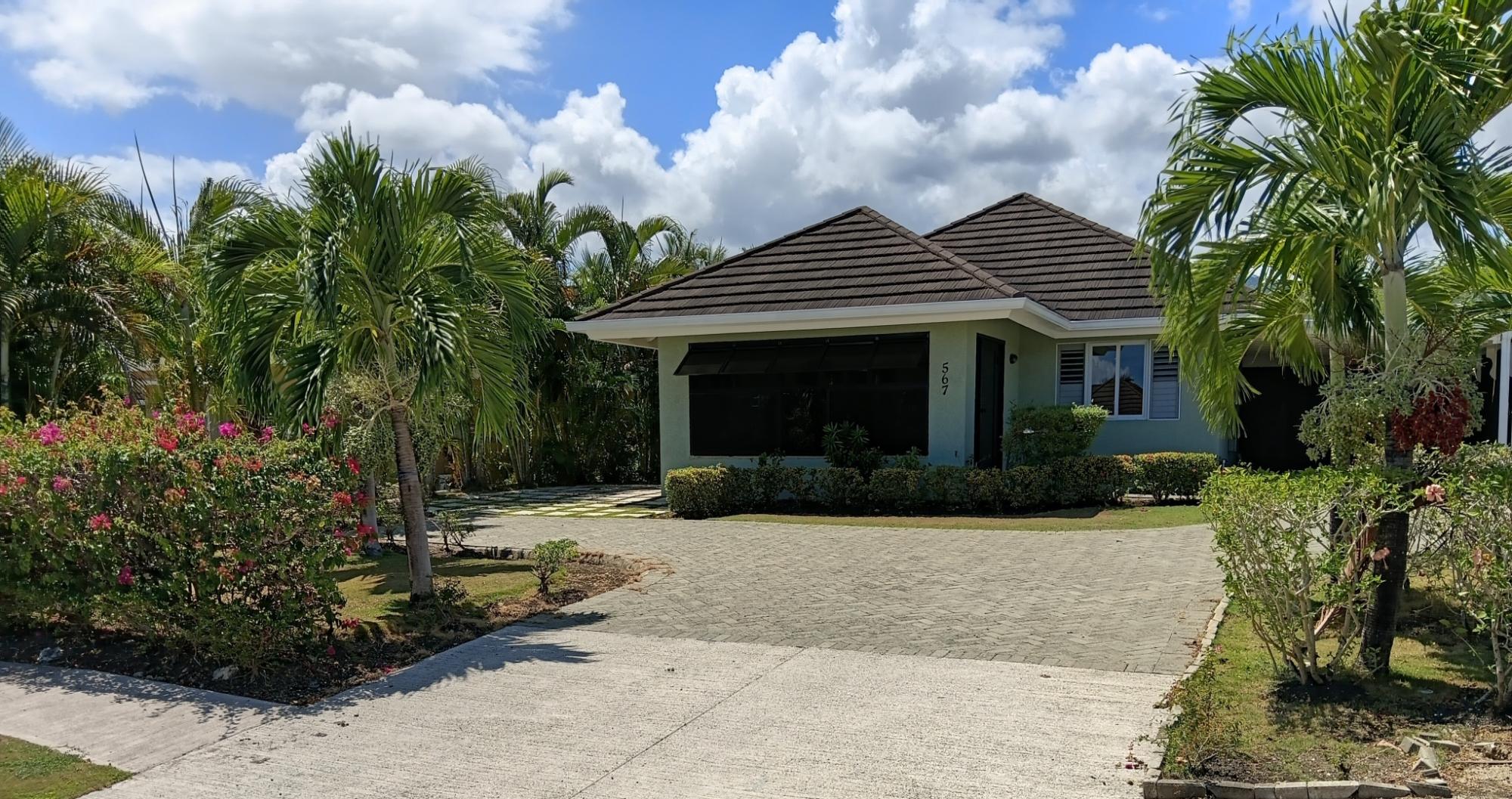 House For Rent: COOLSHADE RICHMOND ESTATE, St. Ann@~apos;s Bay | $1,600 photo 2