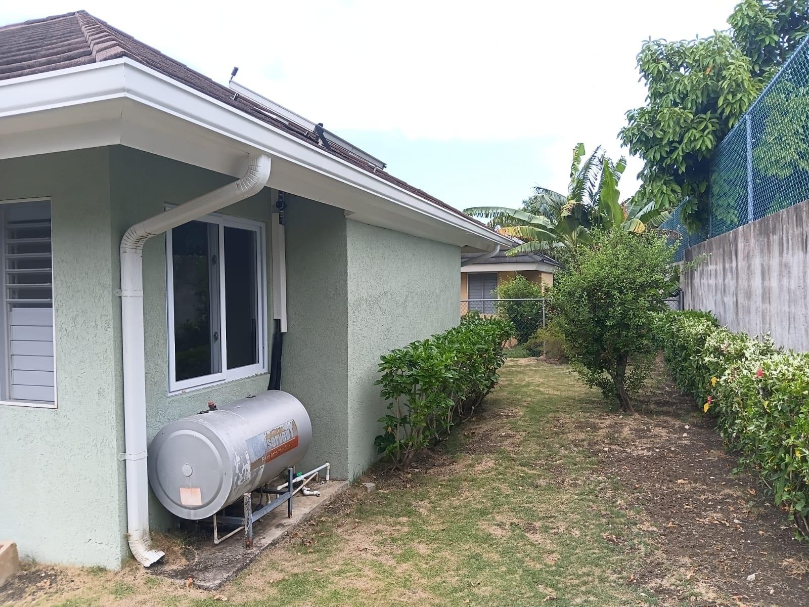 House For Rent: COOLSHADE RICHMOND ESTATE, St. Ann@~apos;s Bay | $1,600 photo 4