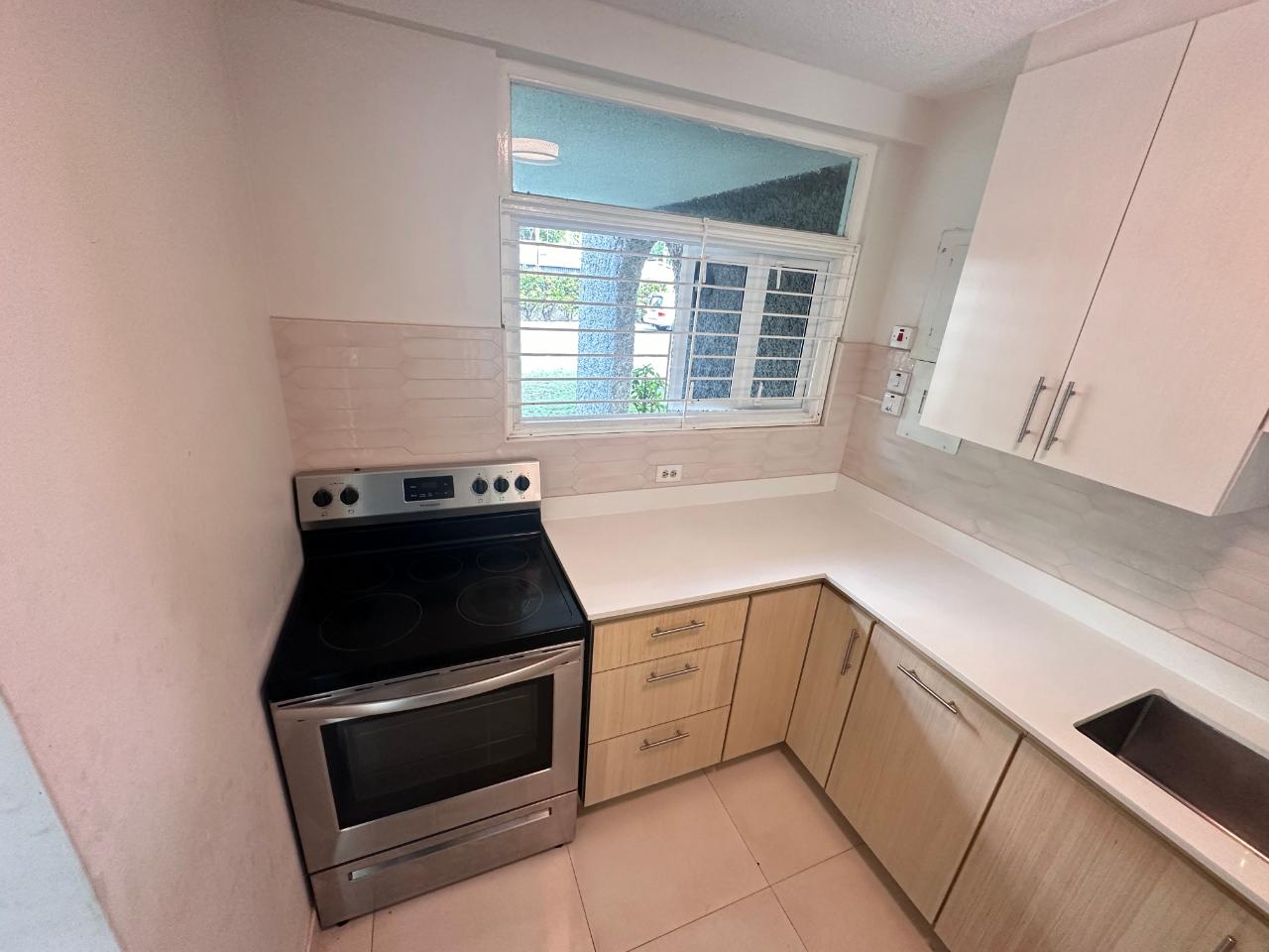 Apartment For Rent: HOPE ROAD, Kingston 6 | $205,000 photo 2