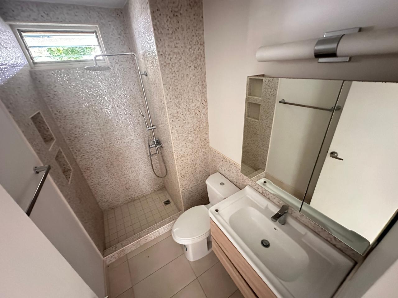 Apartment For Rent: HOPE ROAD, Kingston 6 | $205,000 photo 9