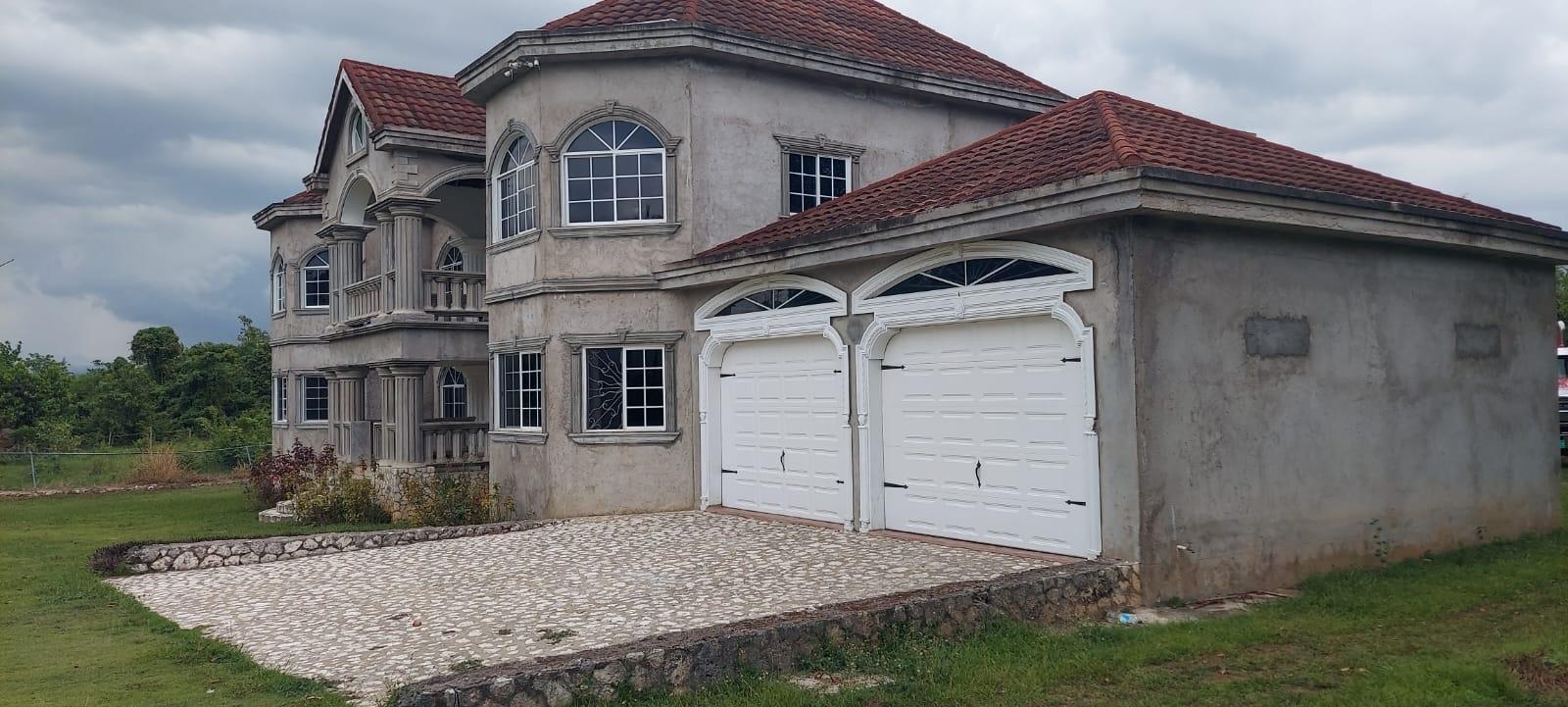 House For Sale: BYBROOK, ST ELIZABETH, Santa Cruz | $93,000,000 photo 2