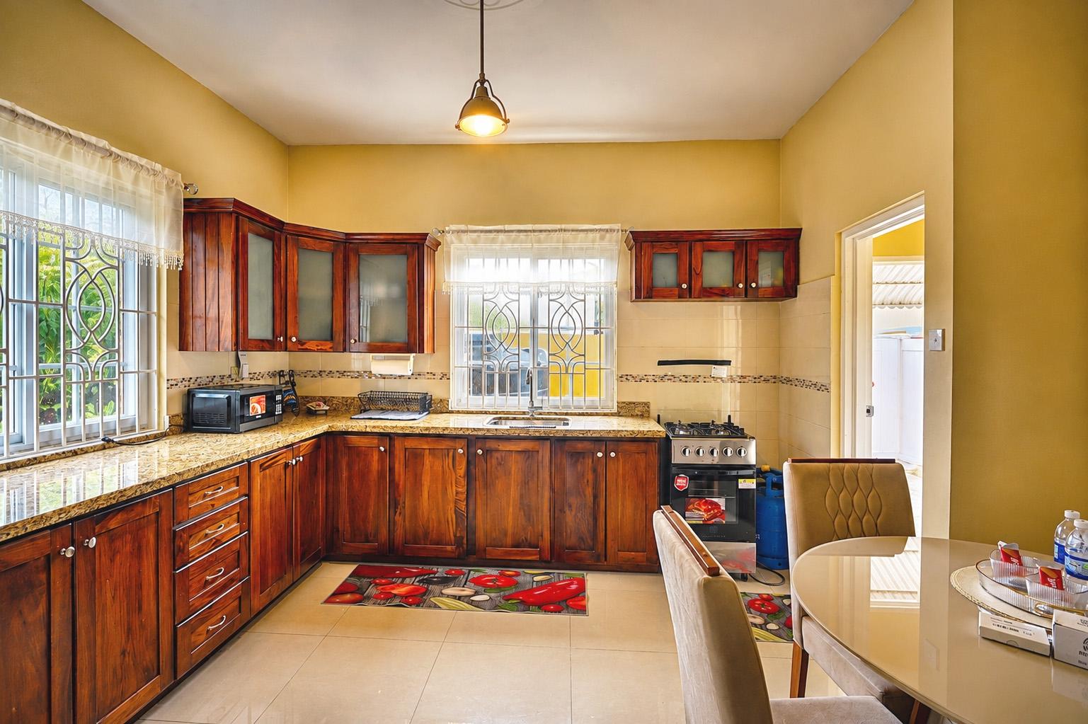 Townhouse For Rent: RETIREMENT ROAD, Burnt Ground | $2,000 photo 3
