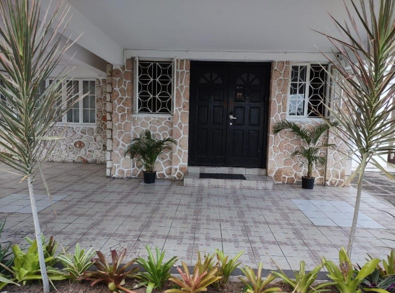 House For Rent: STIILLWELL ROAD, Kingston 8 | $5,000