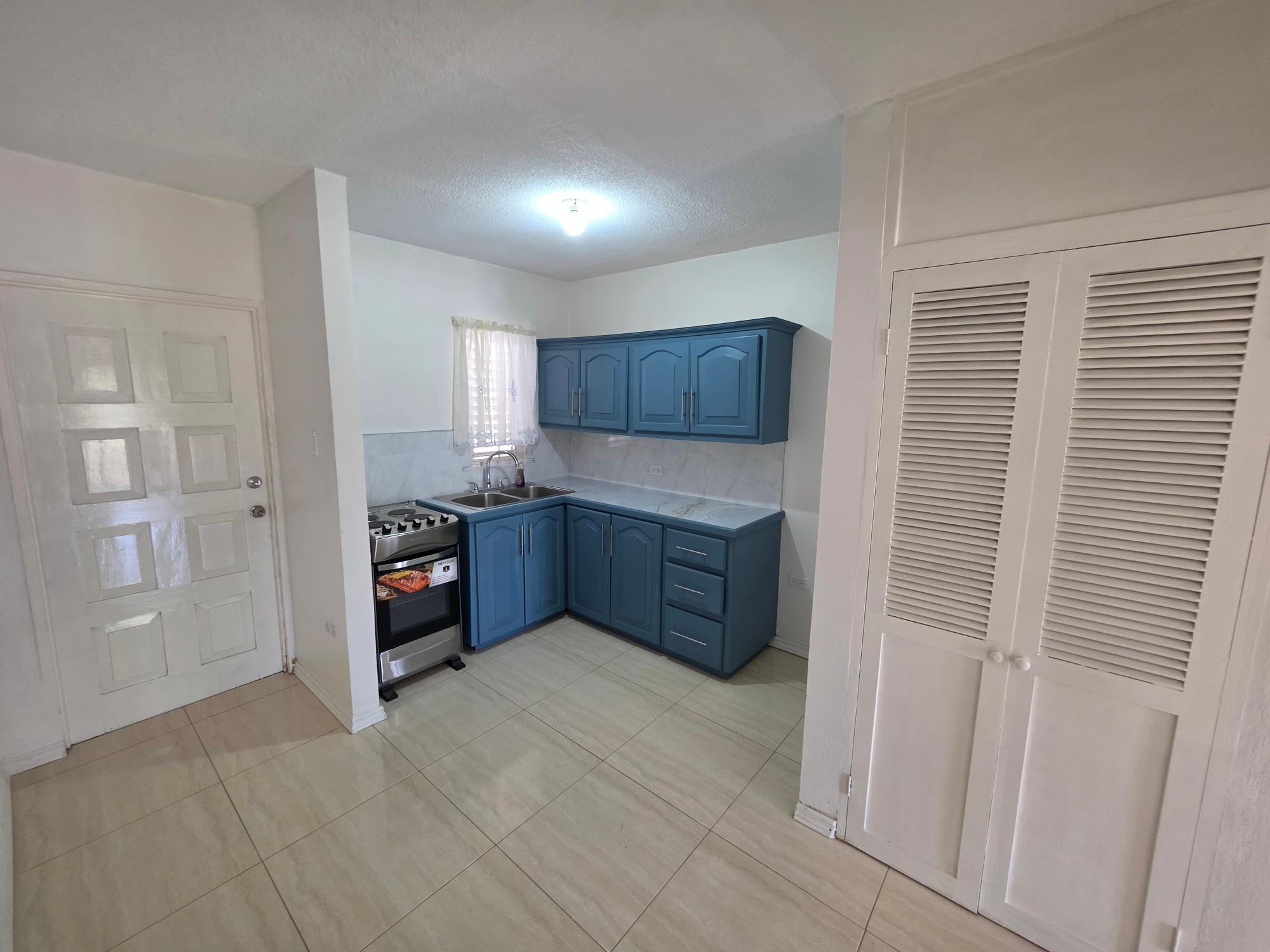 Apartment For Rent: MERRIVALE CLOSE, Kingston 10 | $95,000 photo 4
