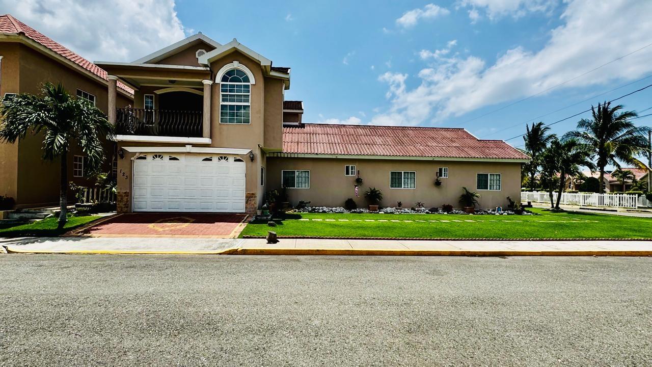 House For Sale: ARNOLD PALMER LOOP, Caymanas Estates | $69,000,000 photo 2