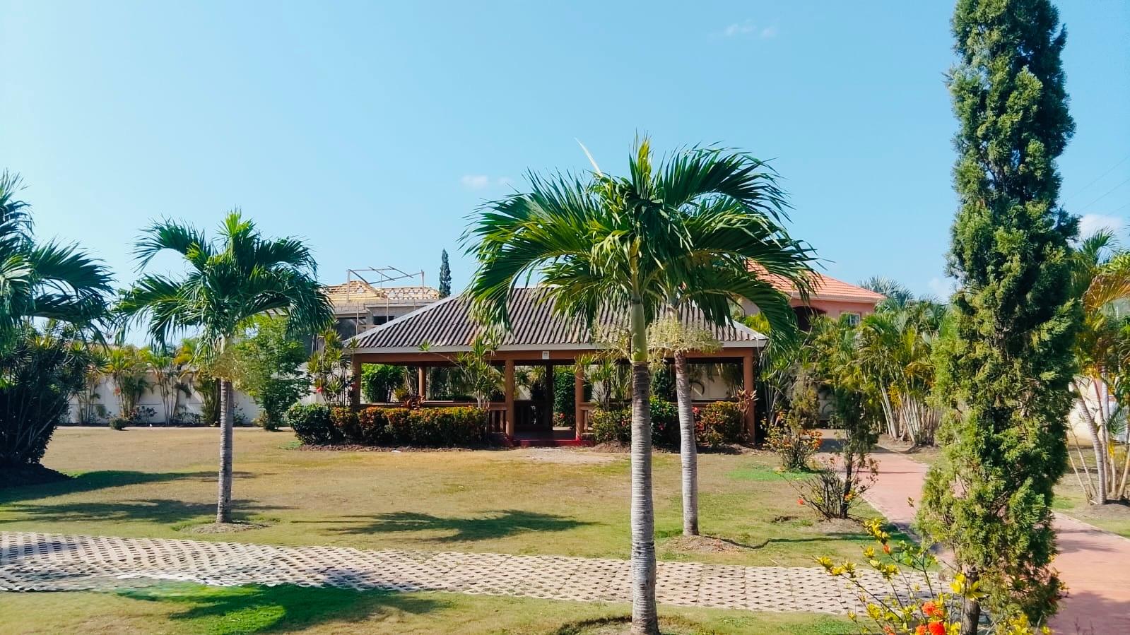 House For Sale: ARNOLD PALMER LOOP, Caymanas Estates | $69,000,000 photo 12