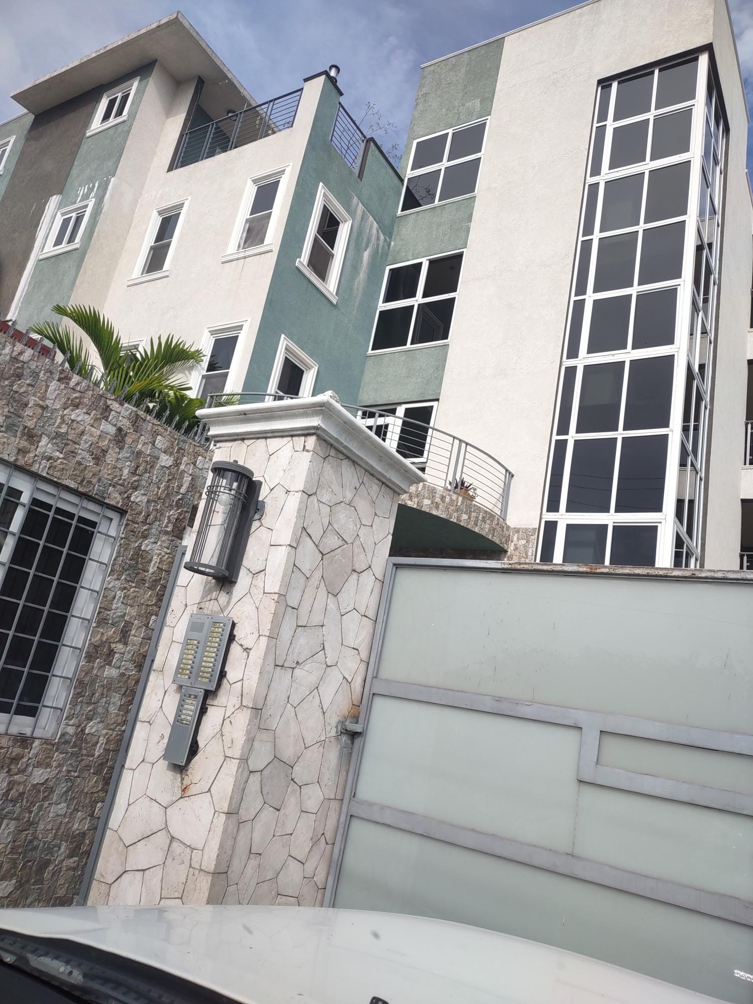 Apartment For Sale: BERESFORD CRESCENT, KGN 8, Kingston 8 | $39,000,000 photo 8