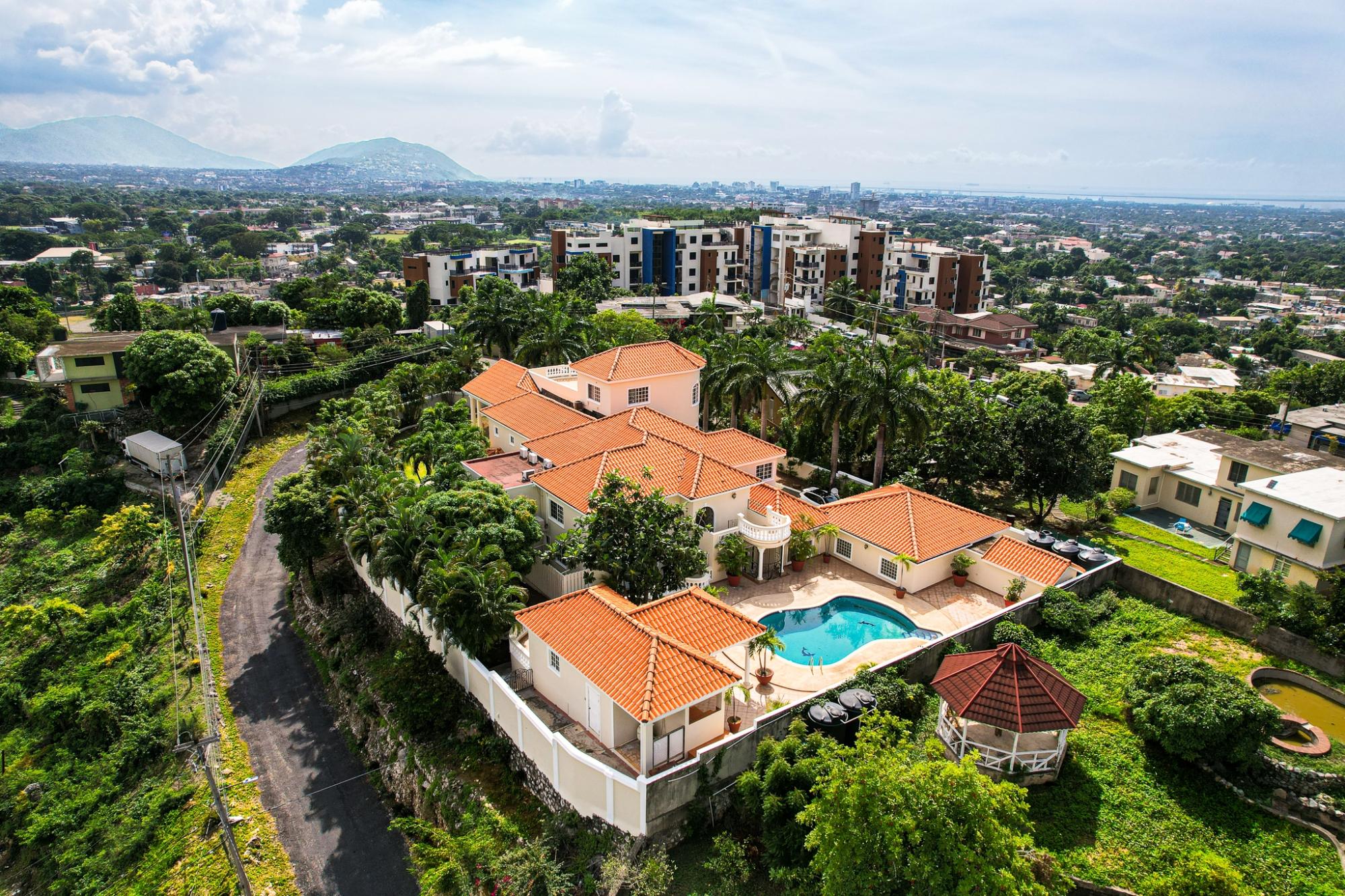 House For Sale: GROSVENOR HEIGHTS, Kingston 8 | $1,200,000 photo 3
