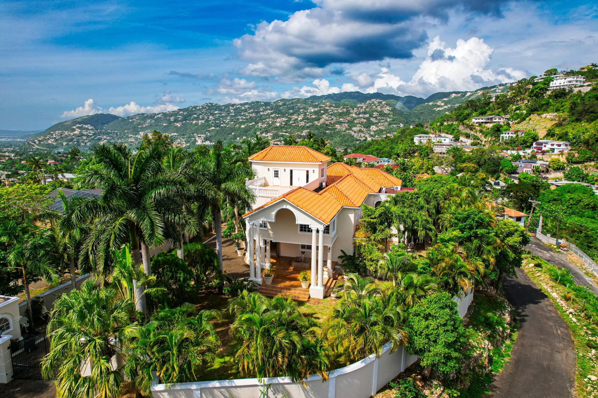 House For Sale: GROSVENOR HEIGHTS, Kingston 8 | $1,200,000 photo 4