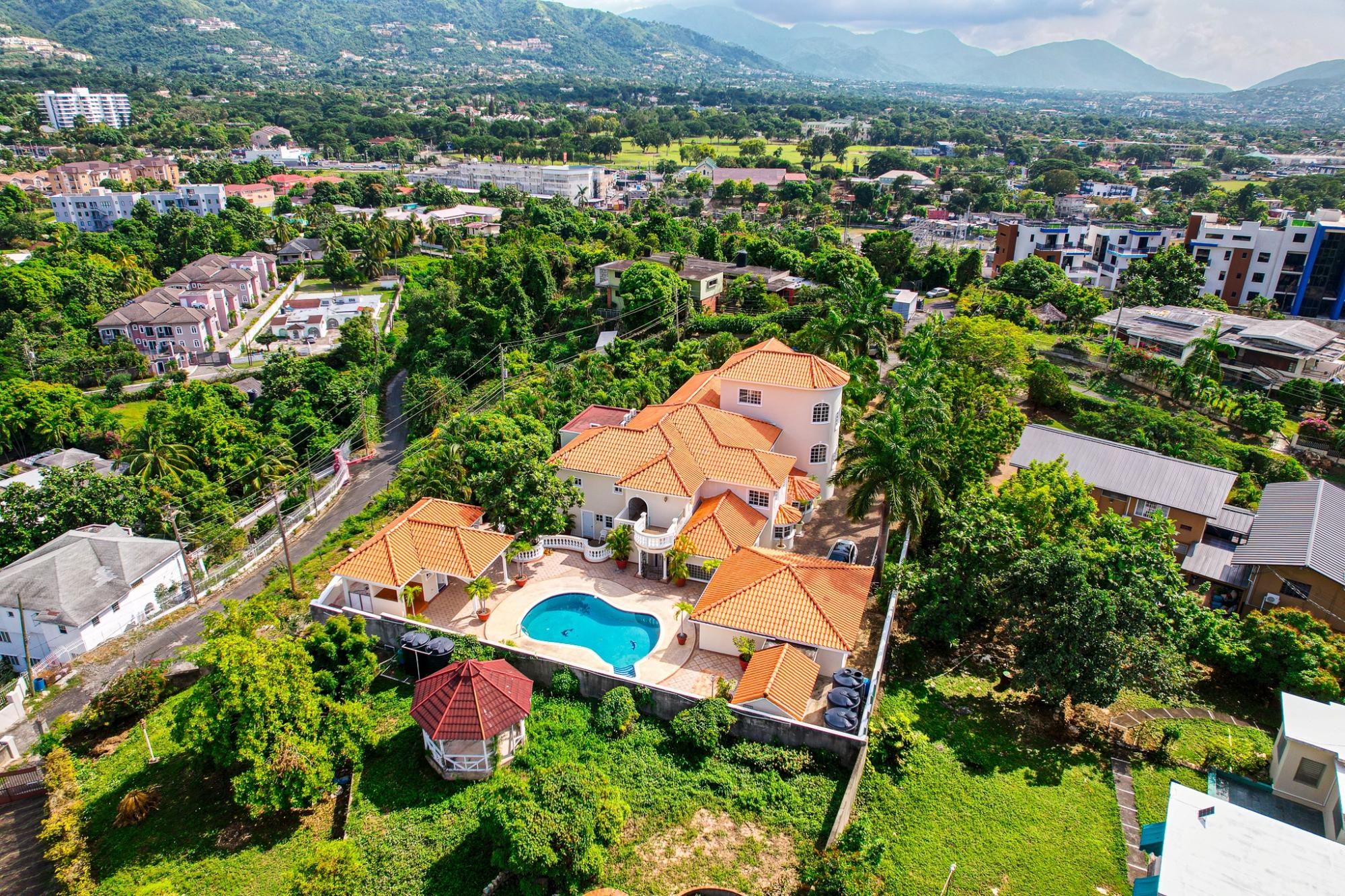 House For Sale: GROSVENOR HEIGHTS, Kingston 8 | $1,200,000 photo 10