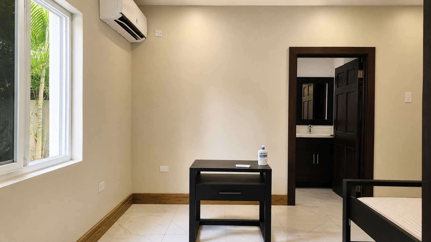 Apartment For Rent: MERRIVALE CLOSE, KINGSTON, Kingston 8 | $1,500 photo 16