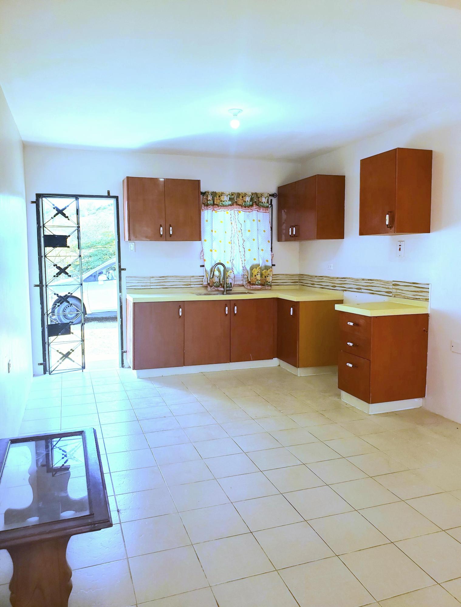 House For Rent: SANDHILLS VISTA, Hellshire Heights | $85,000 photo 4