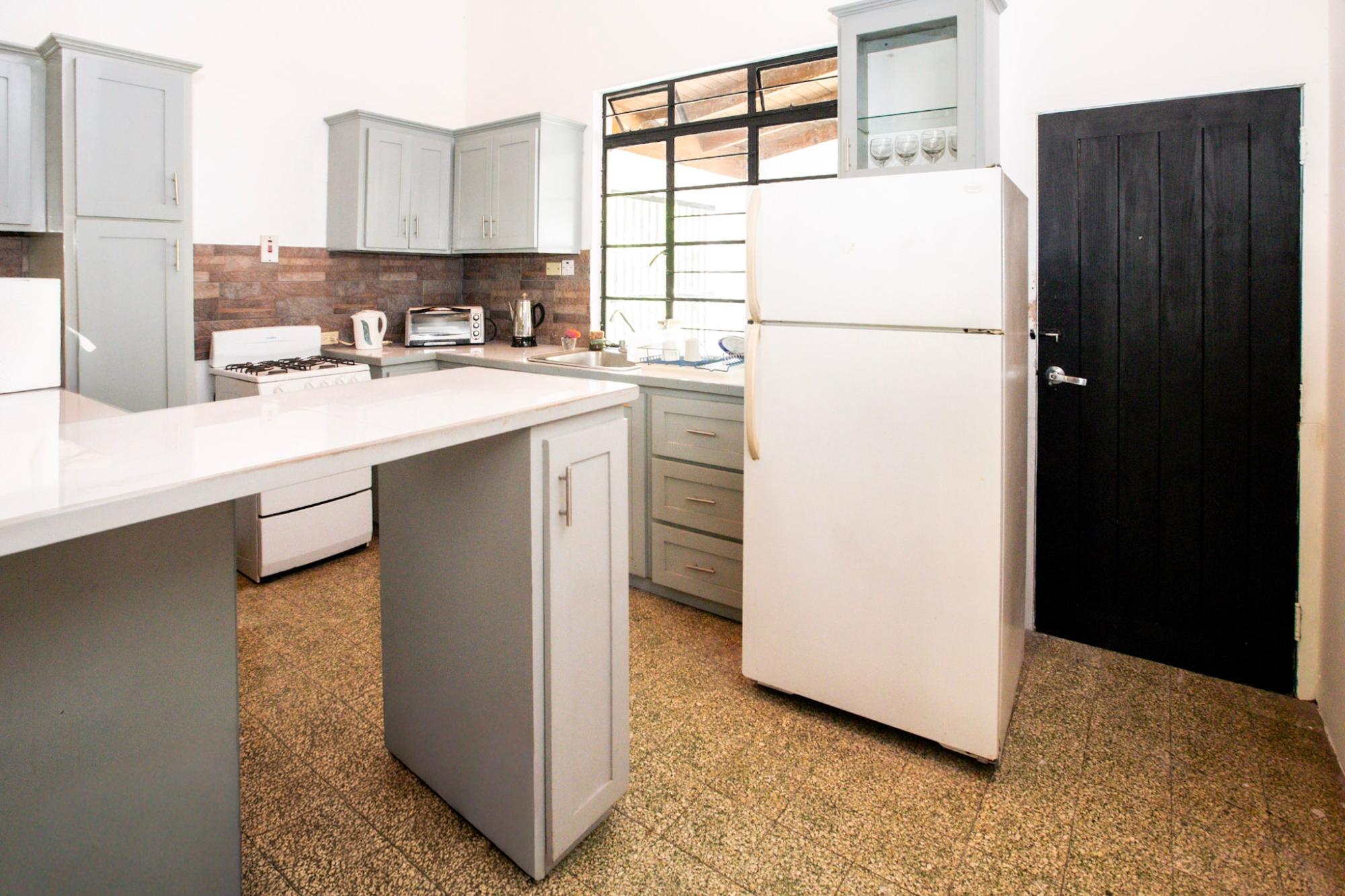 House For Rent: RIVERSIDE HEIGHTS, GORDON, Gordon Town P.O. | $200,000 photo 7