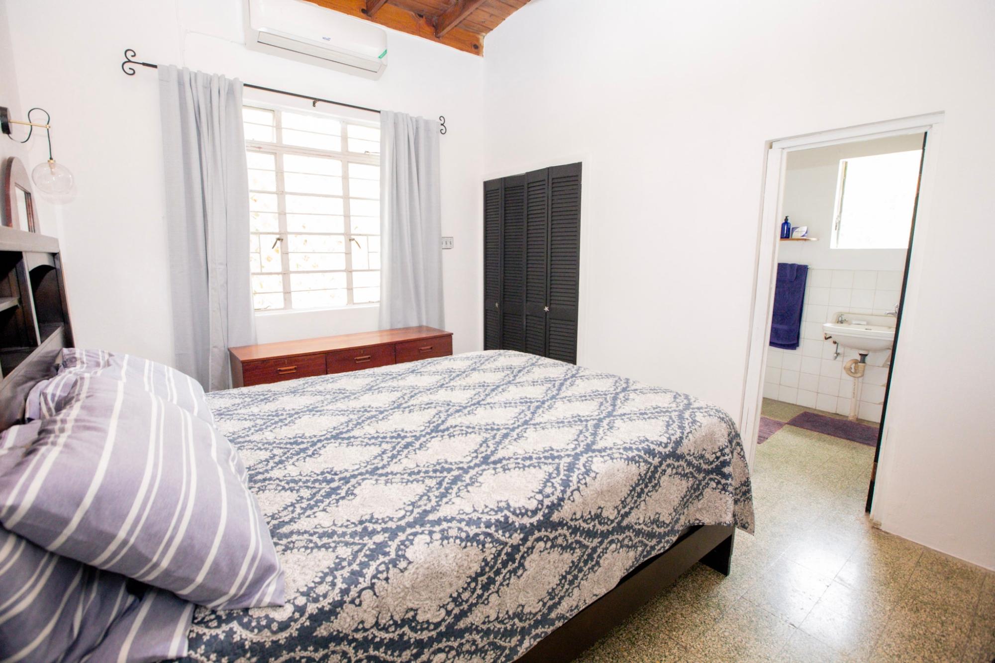 House For Rent: RIVERSIDE HEIGHTS, GORDON, Gordon Town P.O. | $200,000 photo 9