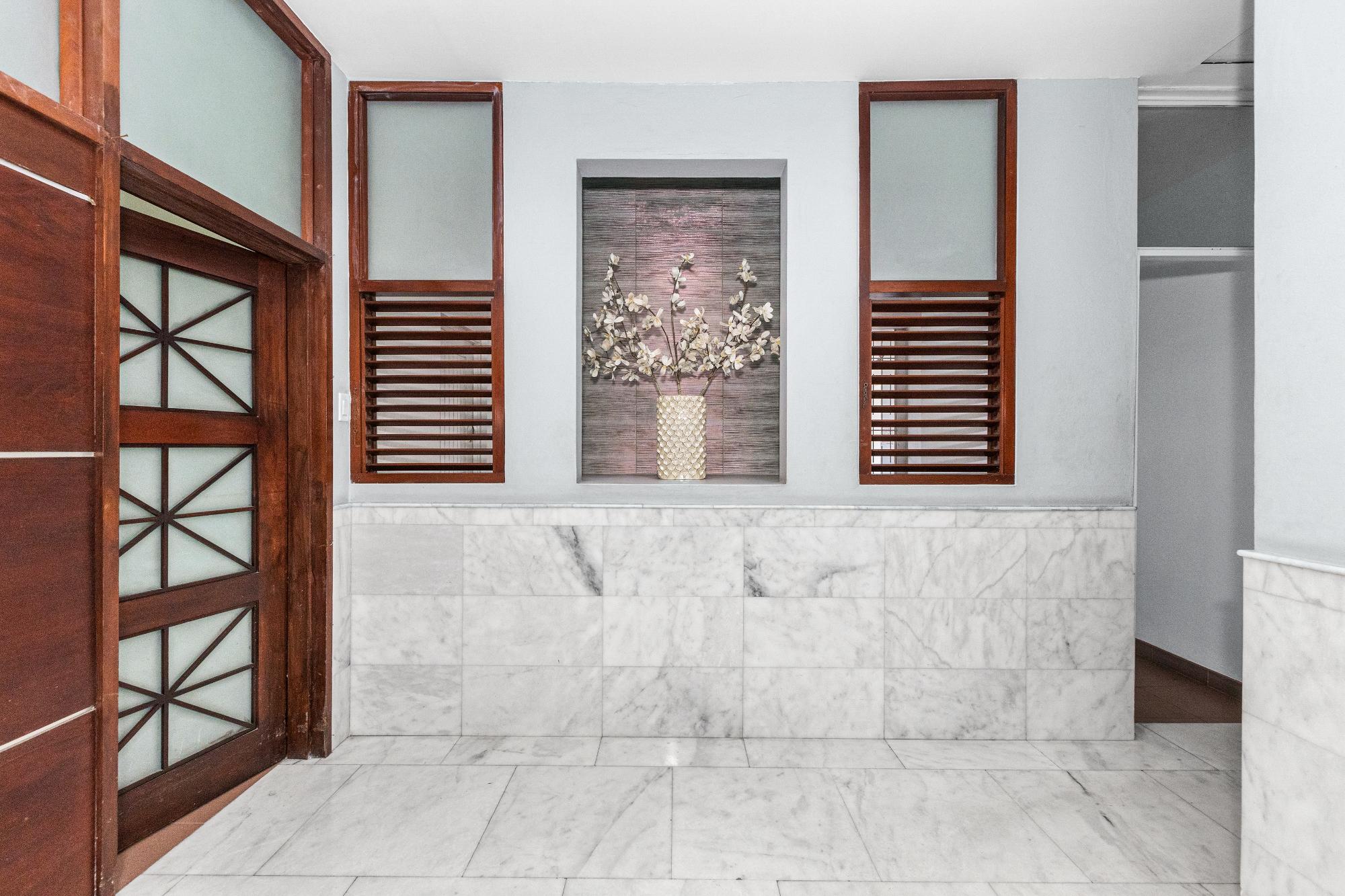 Apartment For Rent: MANOR COURT, Kingston 8 | $1,400 photo 9