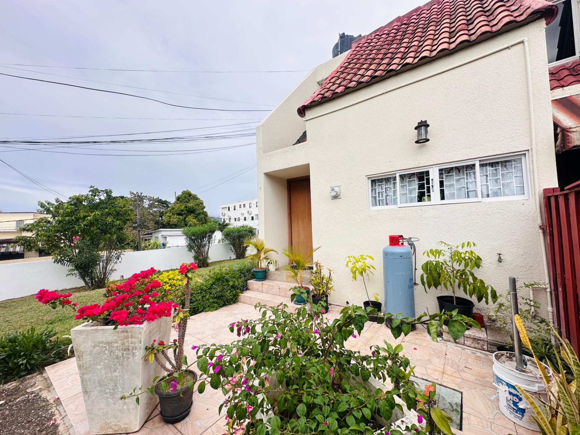 Townhouse For Rent: HIBISCUS DRIVE, Kingston 8 | $200,000 photo 2