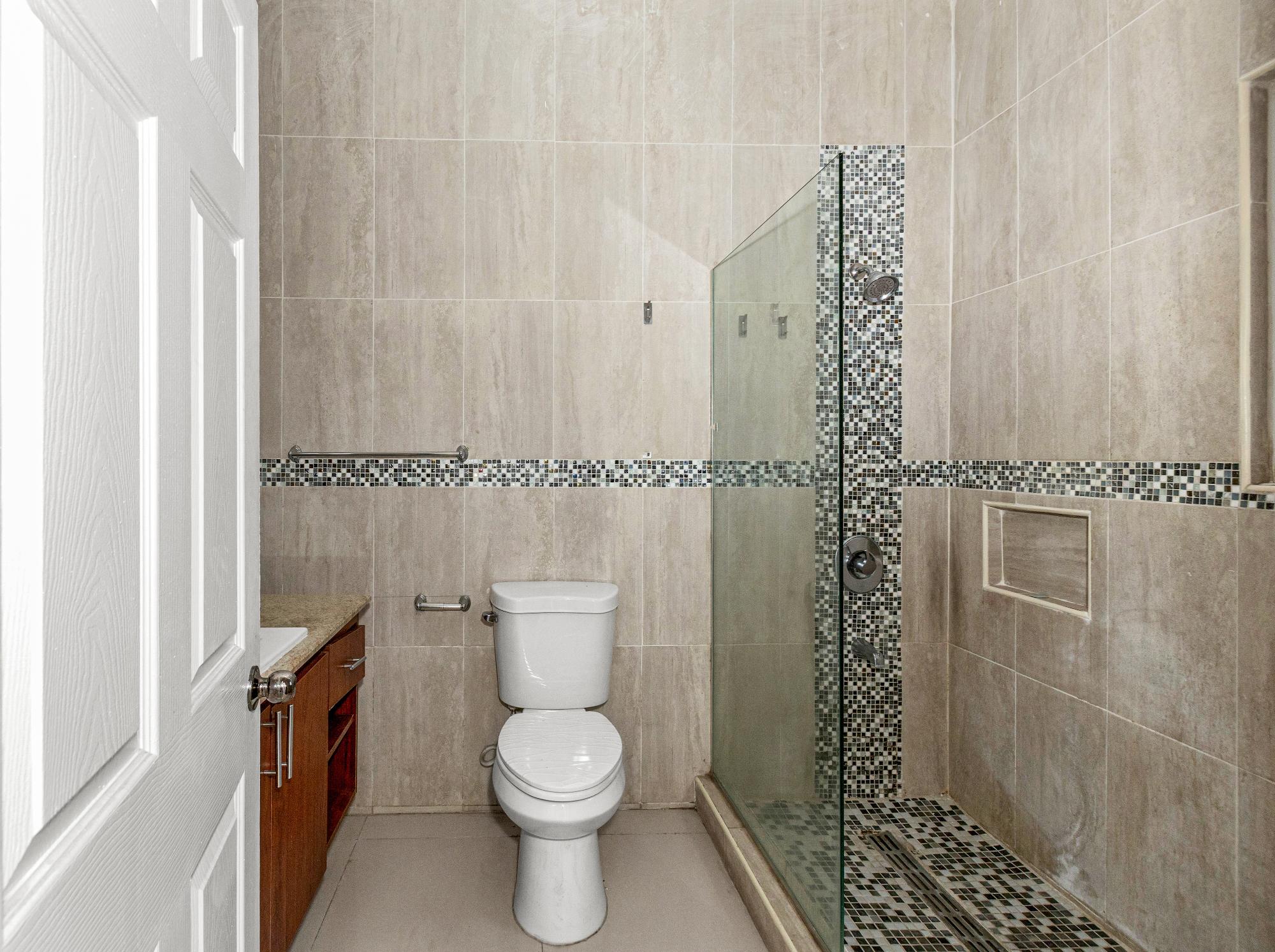 Apartment For Sale: ROCHESTER AVE, Kingston 8 | $45,000,000 photo 15