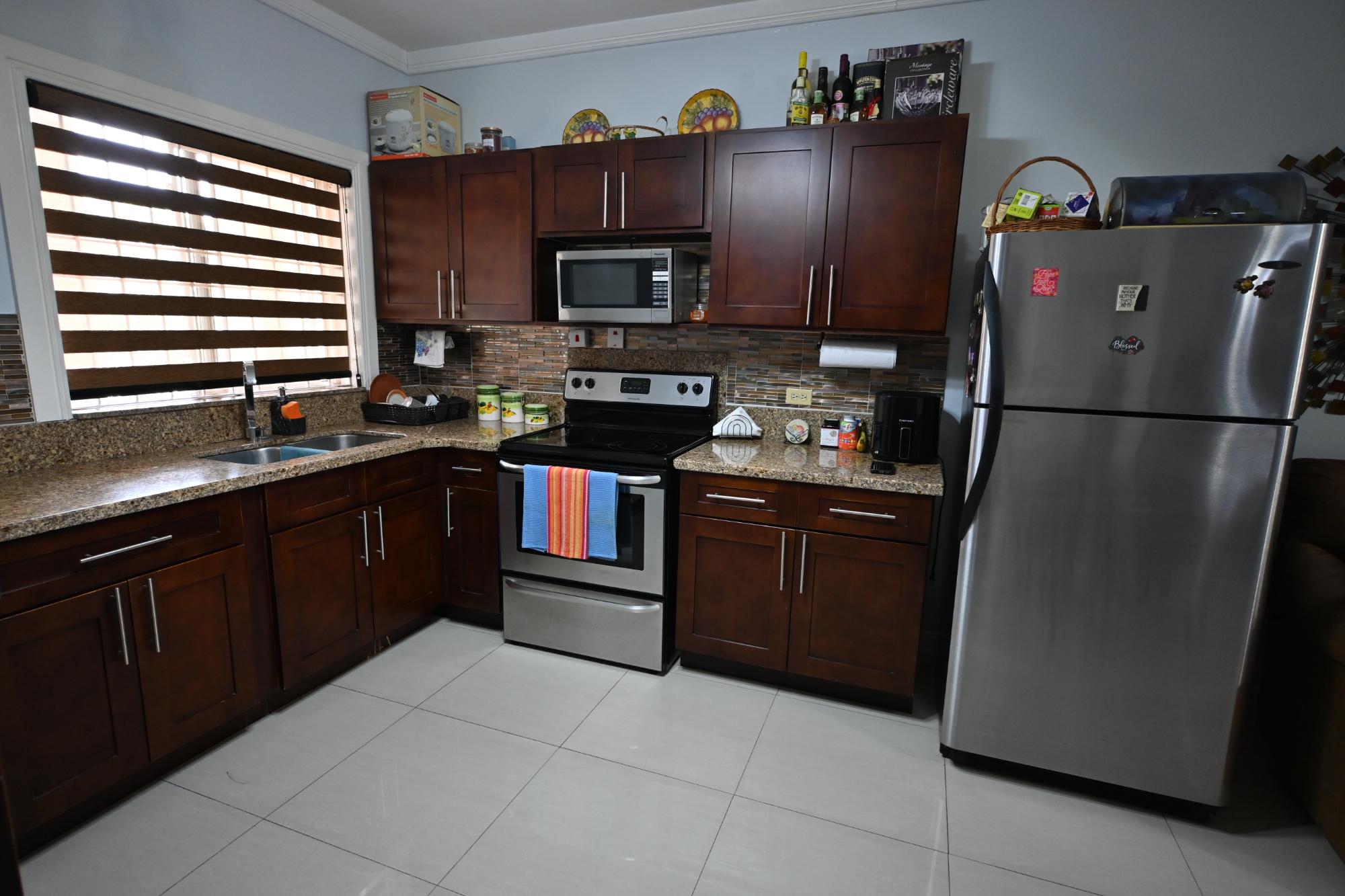 Apartment For Sale: DUKHARAN AVENUE, Kingston 8 | $46,000,000 photo 2