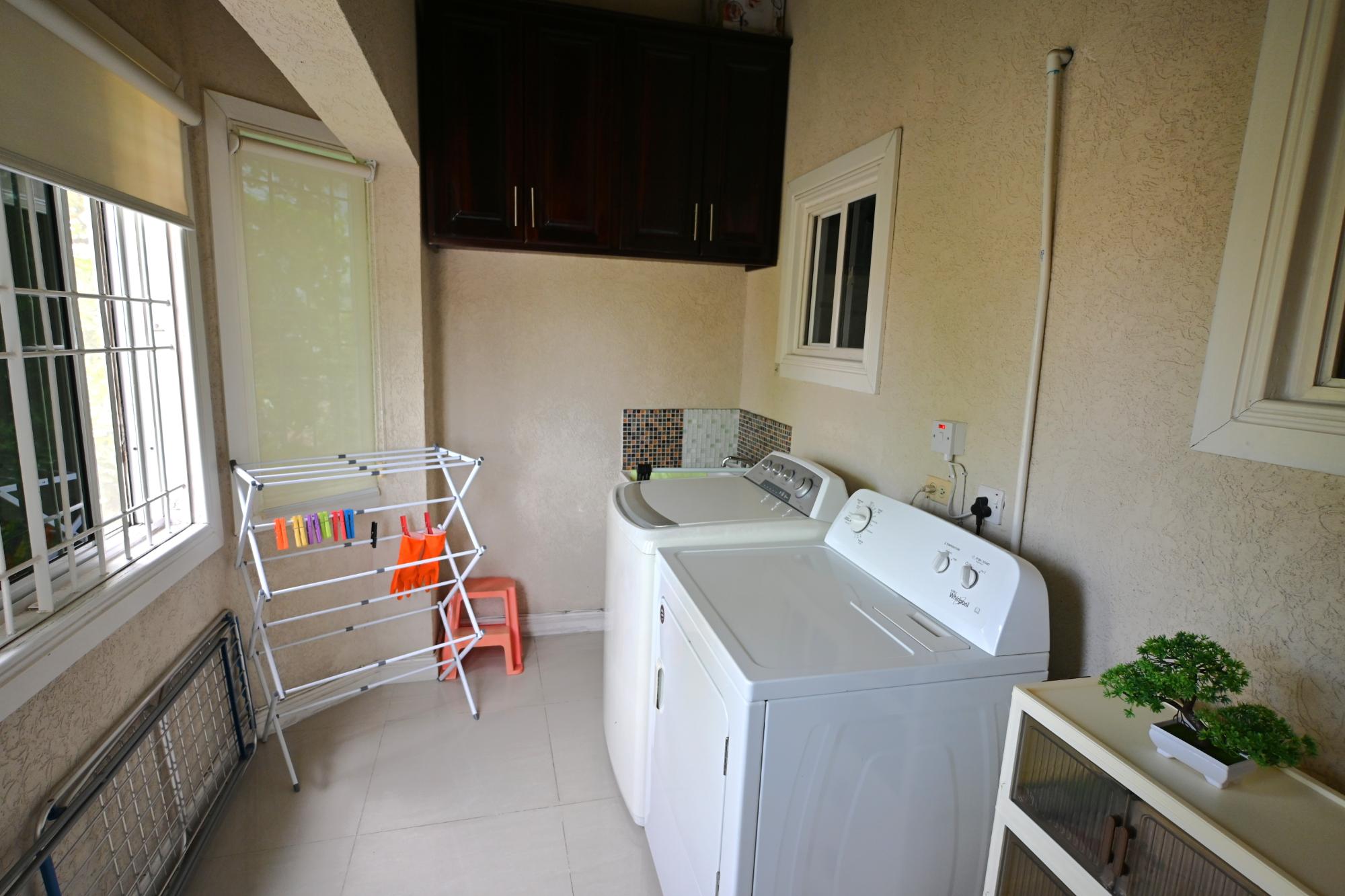 Apartment For Sale: DUKHARAN AVENUE, Kingston 8 | $46,000,000 photo 16