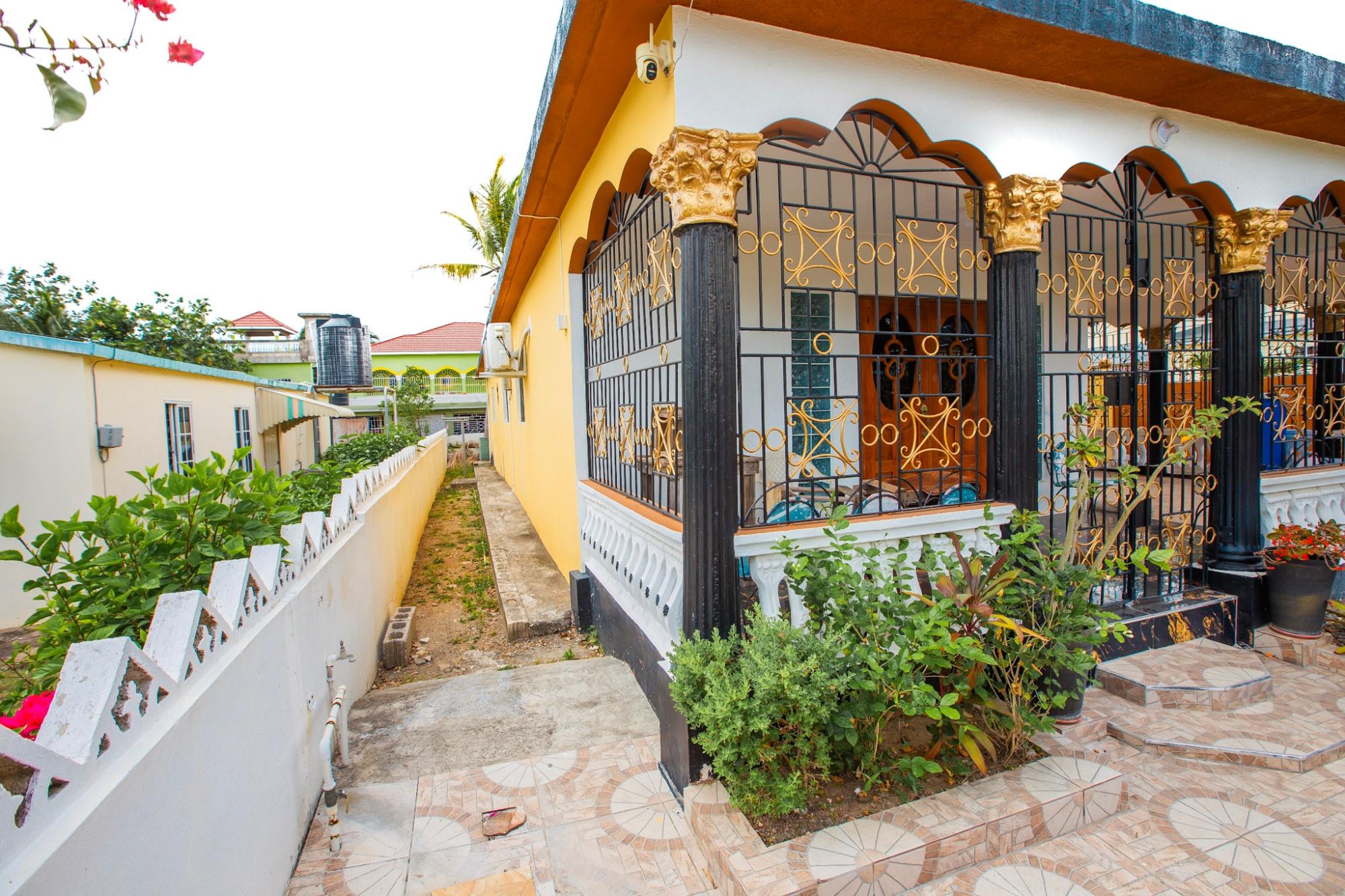House For Sale: CLAREMONT TERRACE, Old Harbour | $35,000,000 photo 4
