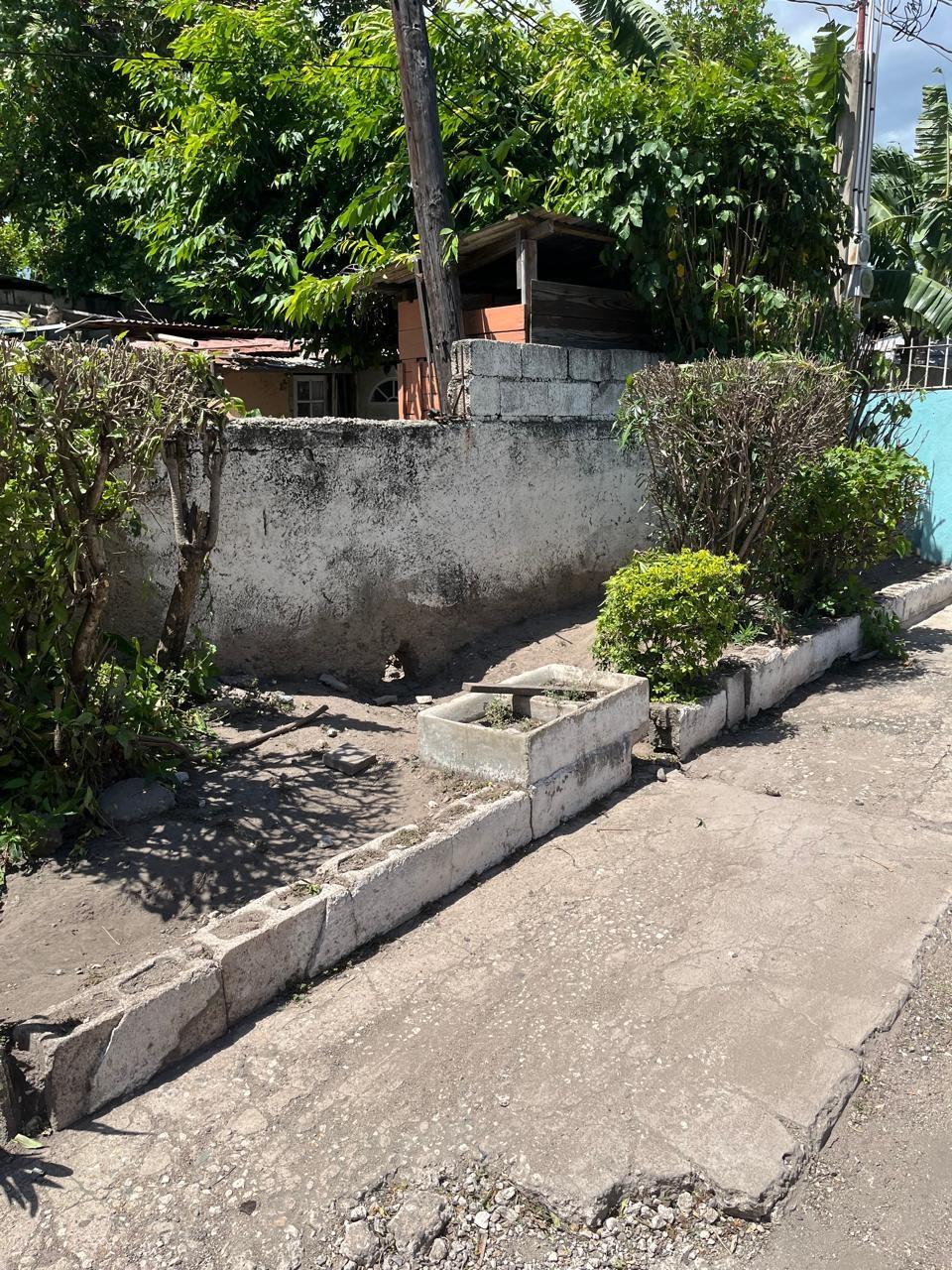 House For Sale: OAKWOOD AVENUE, Kingston 20 | $16,000,000 photo 9