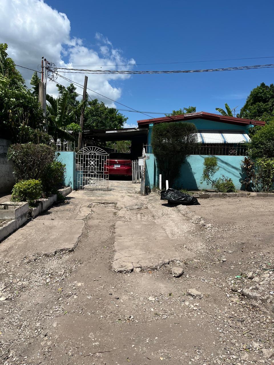 House For Sale: OAKWOOD AVENUE, Kingston 20 | $16,000,000 photo 13