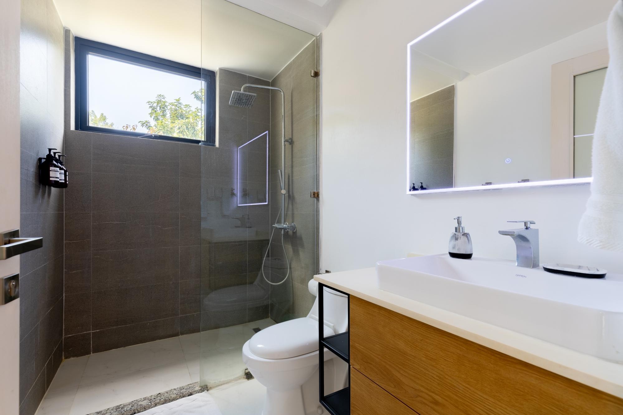 Apartment For Sale: PARADISE BAY, READING, Reading | $299,999 photo 18