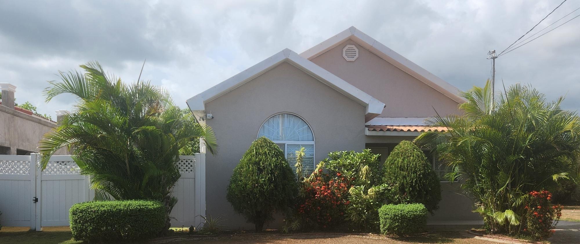 House For Rent: ELIA TADDEO COURSE, Caymanas | $1,150