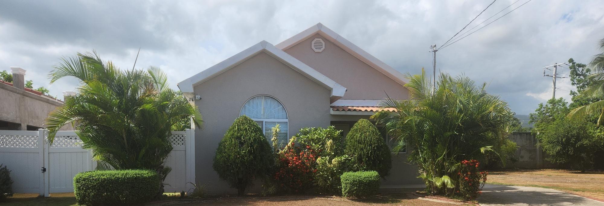 House For Rent: ELIA TADDEO COURSE, Caymanas | $1,150 photo 4