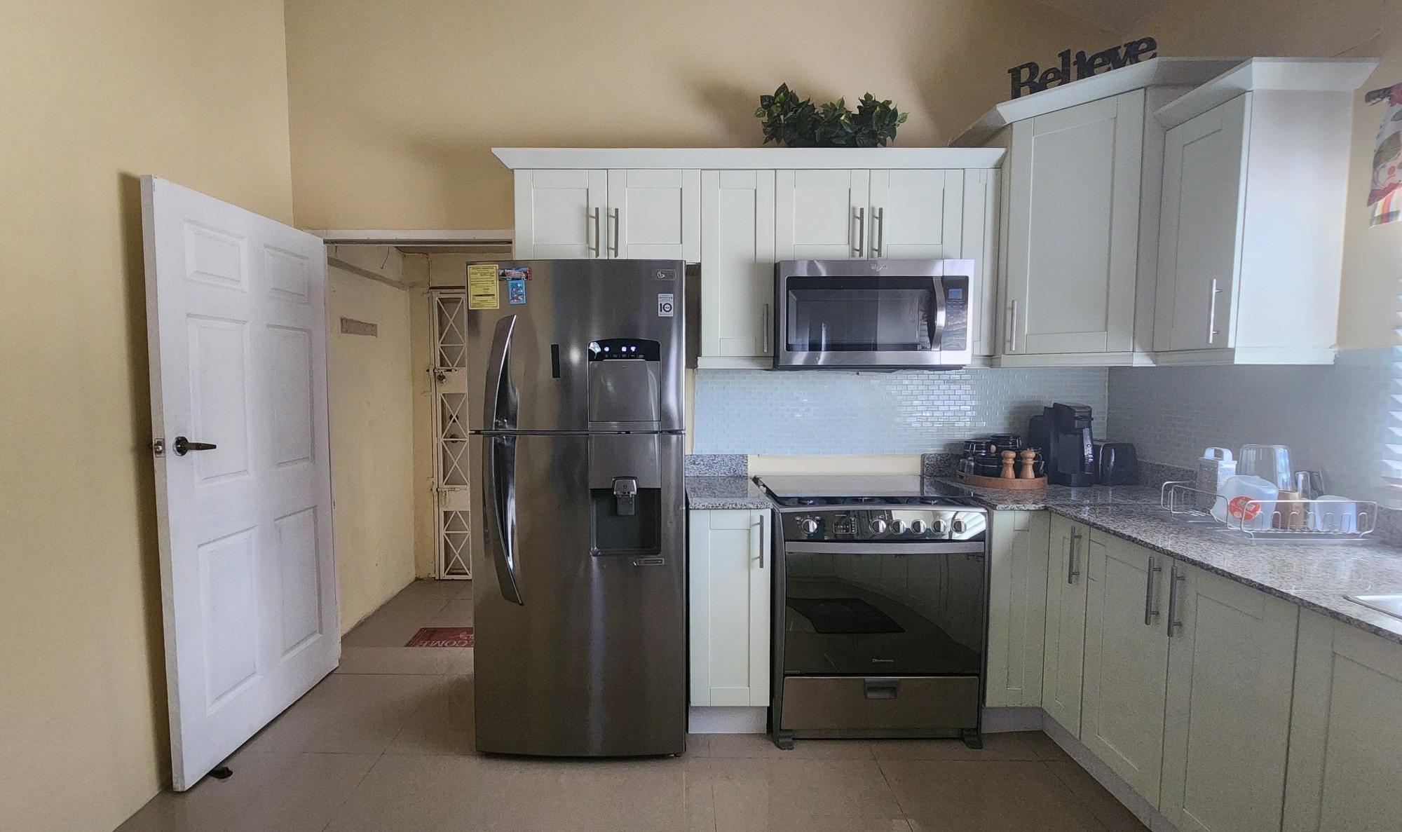 House For Rent: ELIA TADDEO COURSE, Caymanas | $1,150 photo 5