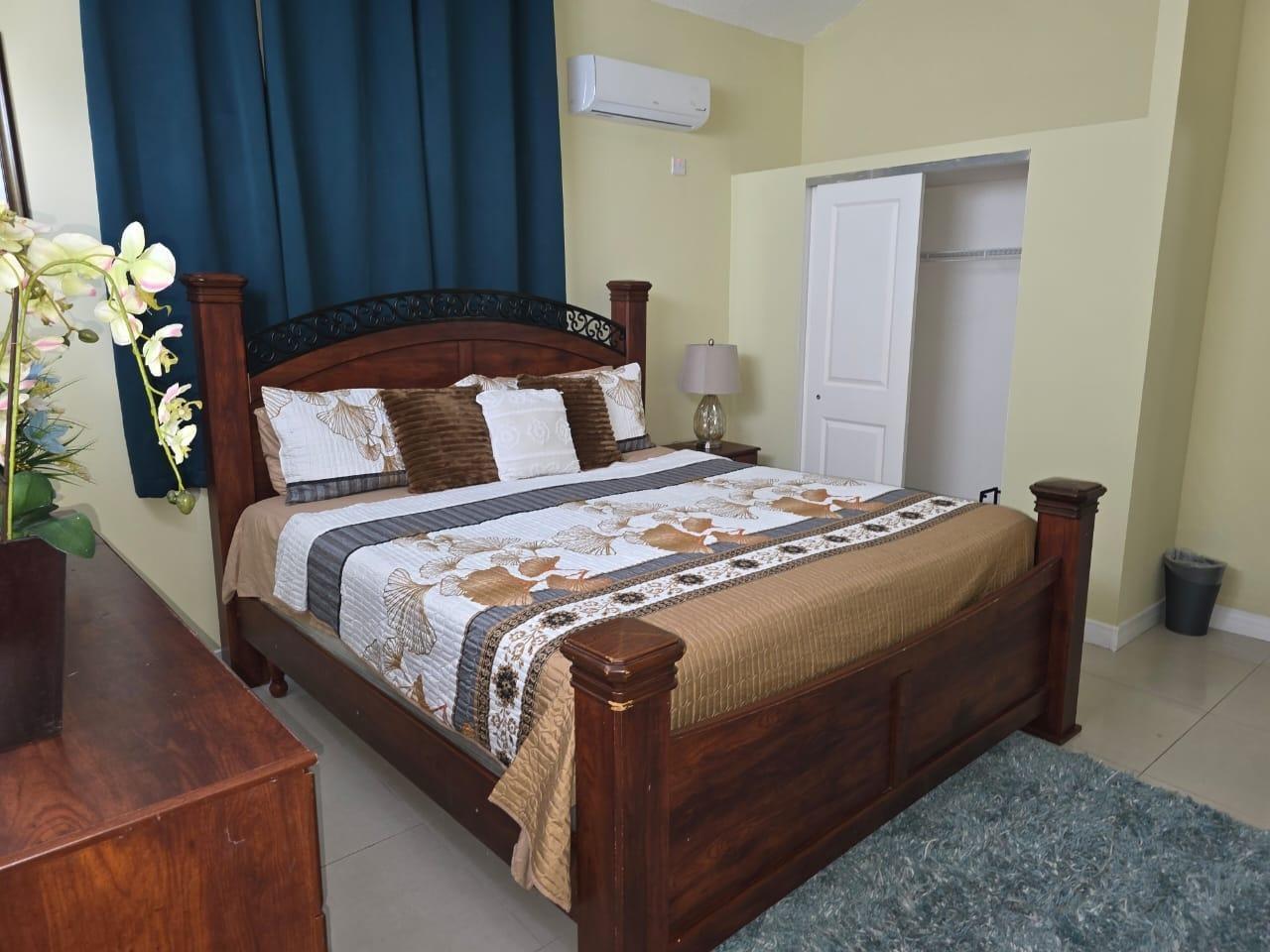 House For Rent: ELIA TADDEO COURSE, Caymanas | $1,150 photo 14