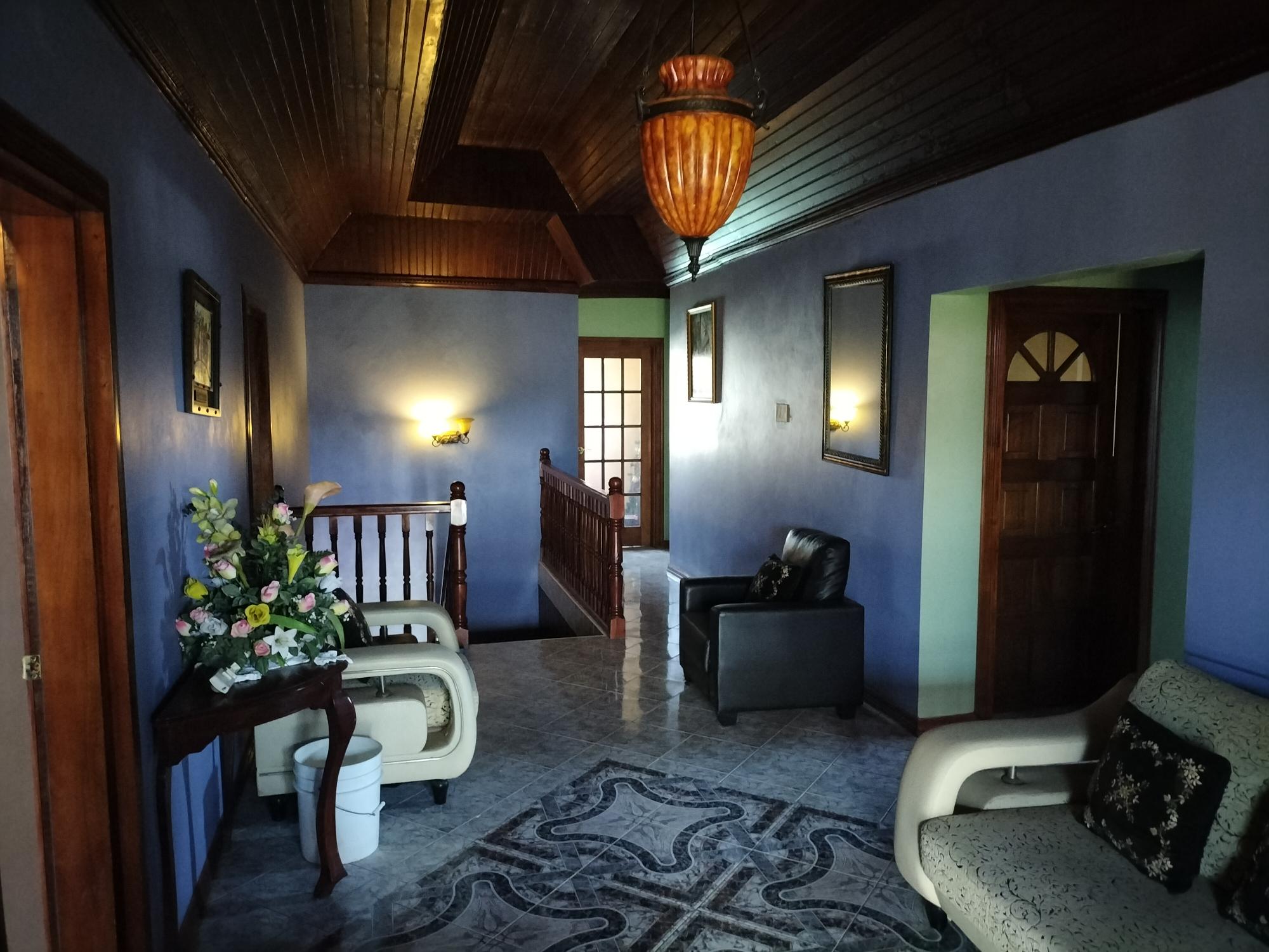 House For Rent: OCEANIC AVENUE, TOBY HEIG, Tobby Heights | $40,000 photo 3