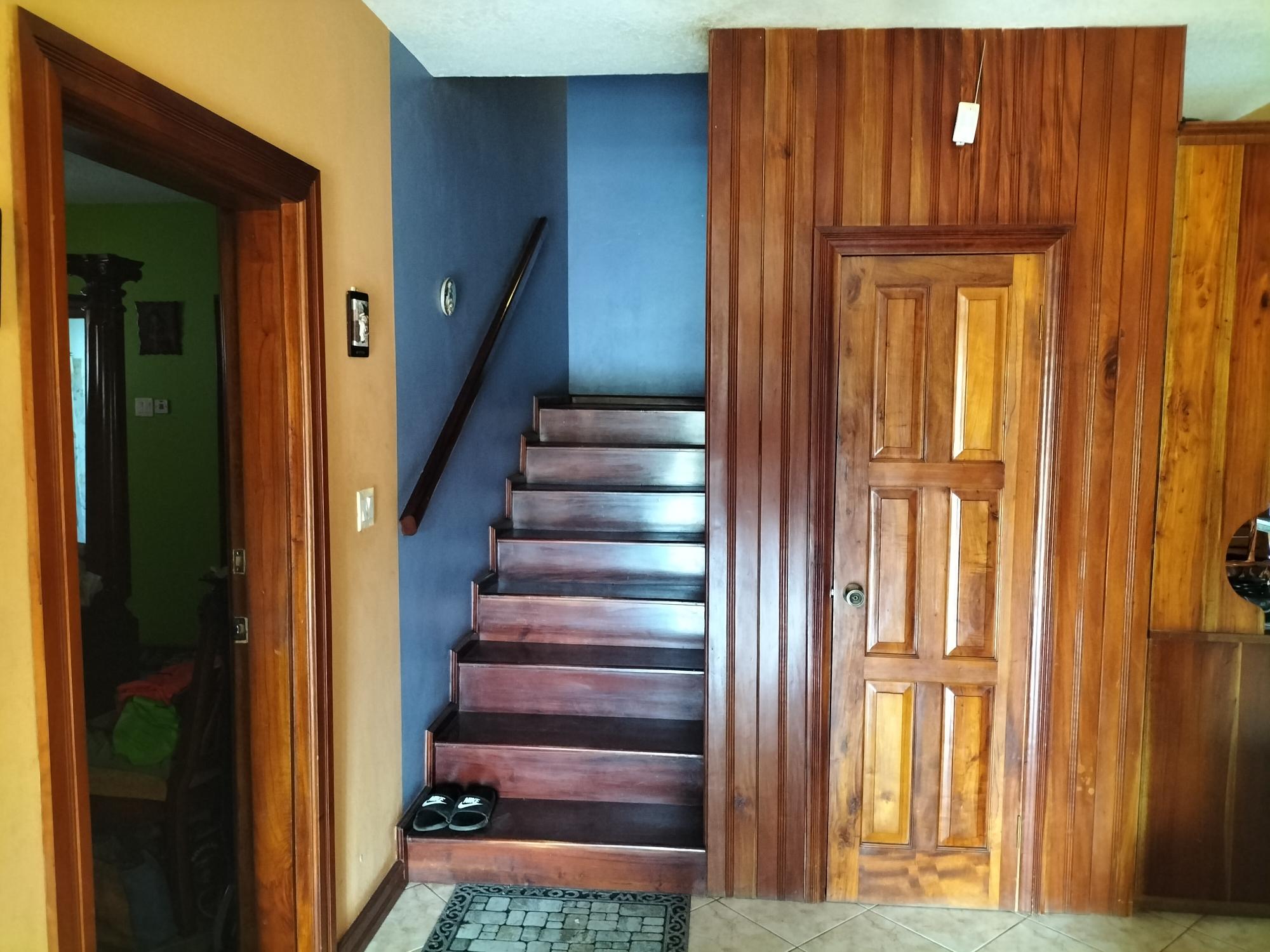 House For Rent: OCEANIC AVENUE, TOBY HEIG, Tobby Heights | $40,000 photo 4
