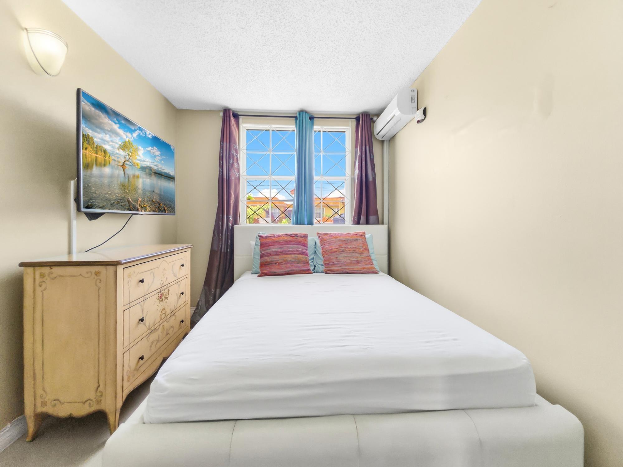 Apartment For Rent: SURBITON ROAD, Kingston 10 | $1,200 photo 5
