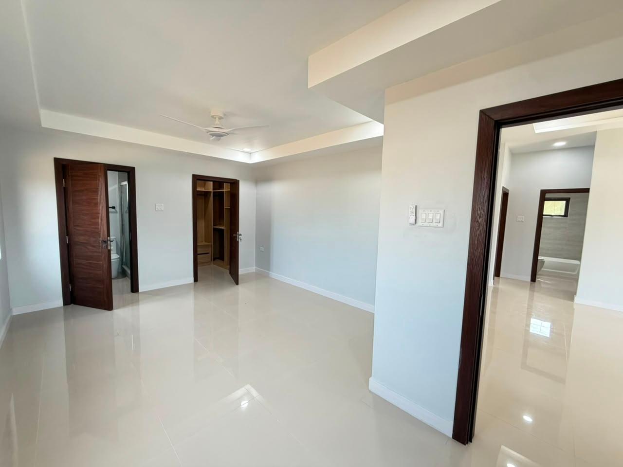 House For Rent: OAK ESTATES, PORTMORE, Greater Portmore | $230,000 photo 2