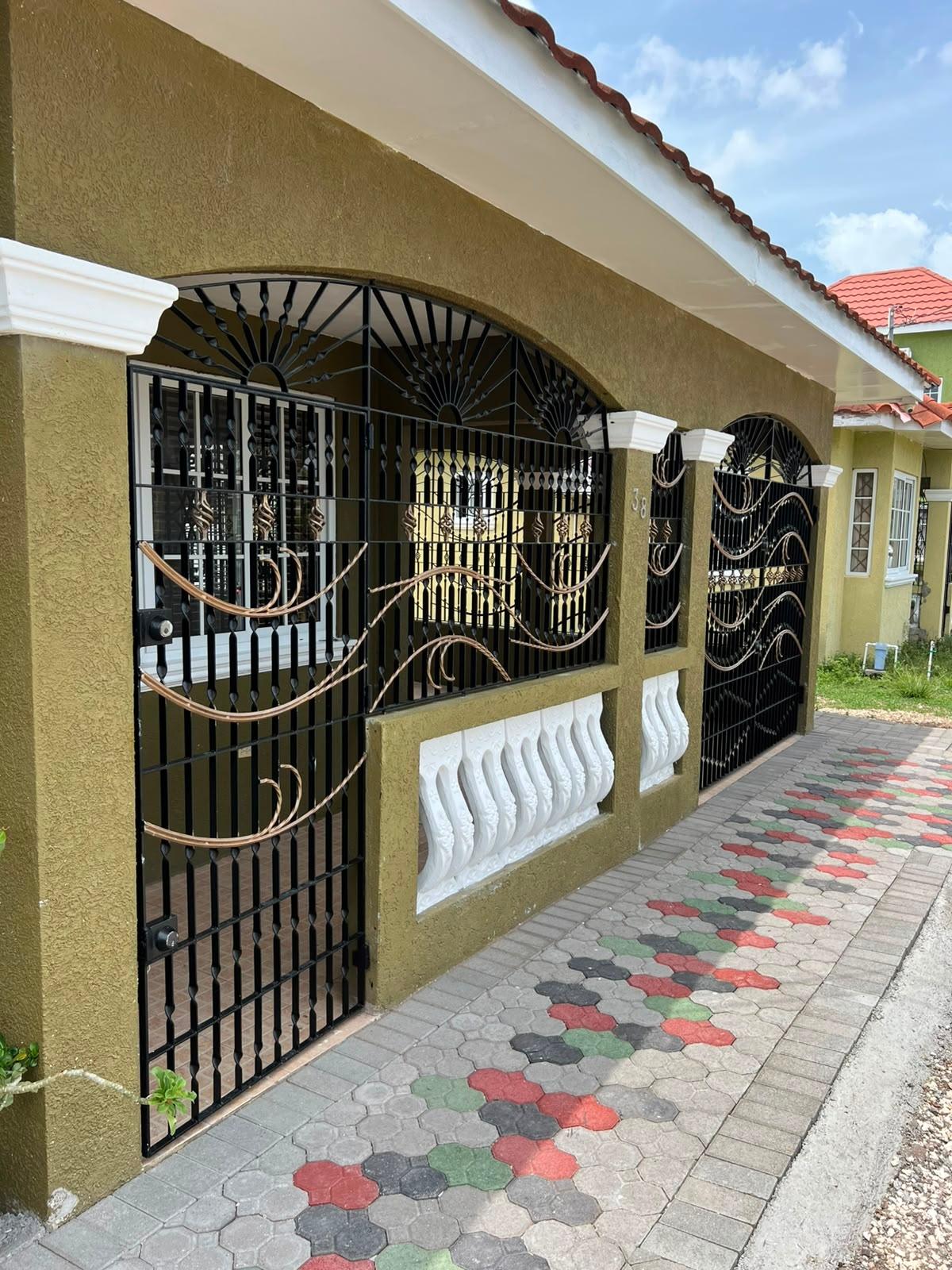 House For Rent: SEVILLE MEADOWS PH1 ,SPAN, SYDENHAM GARDENS | $90,000 photo 3