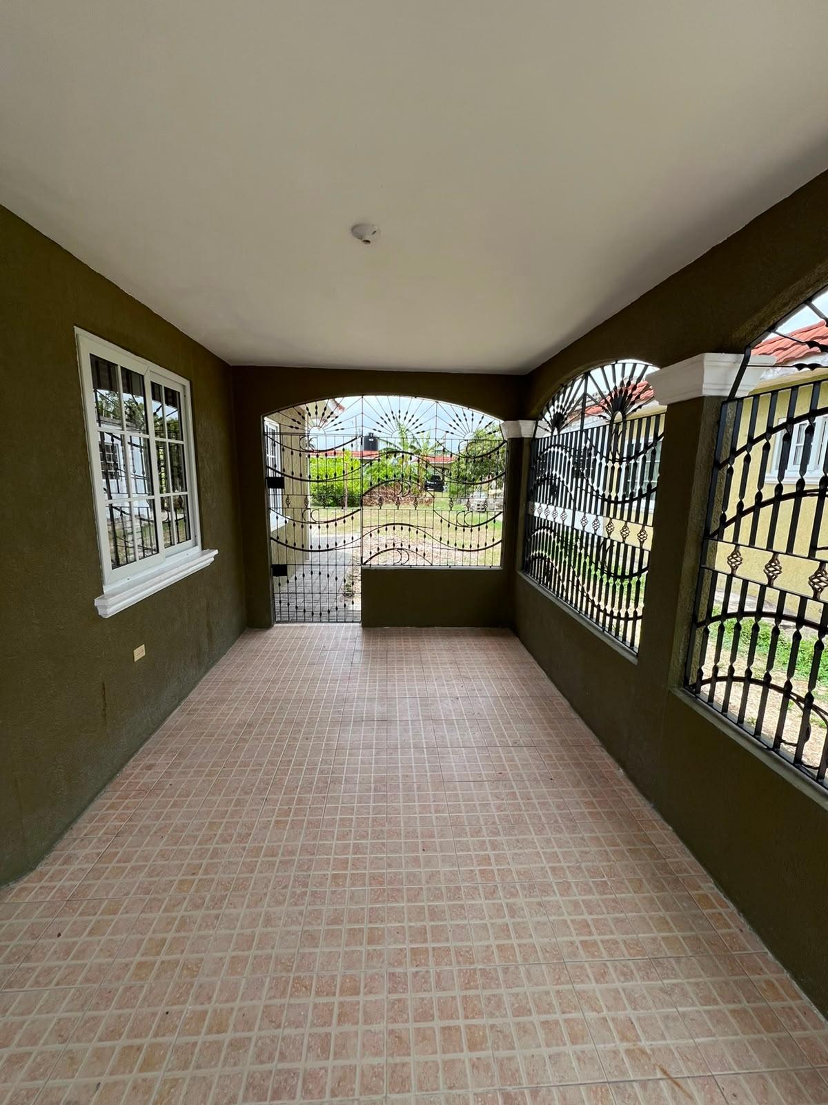 House For Rent: SEVILLE MEADOWS PH1 ,SPAN, SYDENHAM GARDENS | $90,000 photo 4