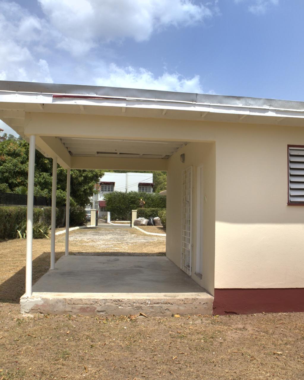 House For Rent: AVESBURY AVENUE, Kingston 6 | $200,000 photo 9