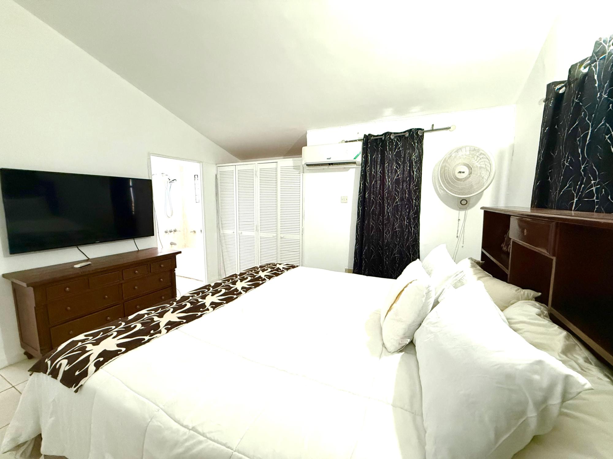House For Rent: MONTEGO WEST VILLAGE, Montego Bay | $1,300 photo 11