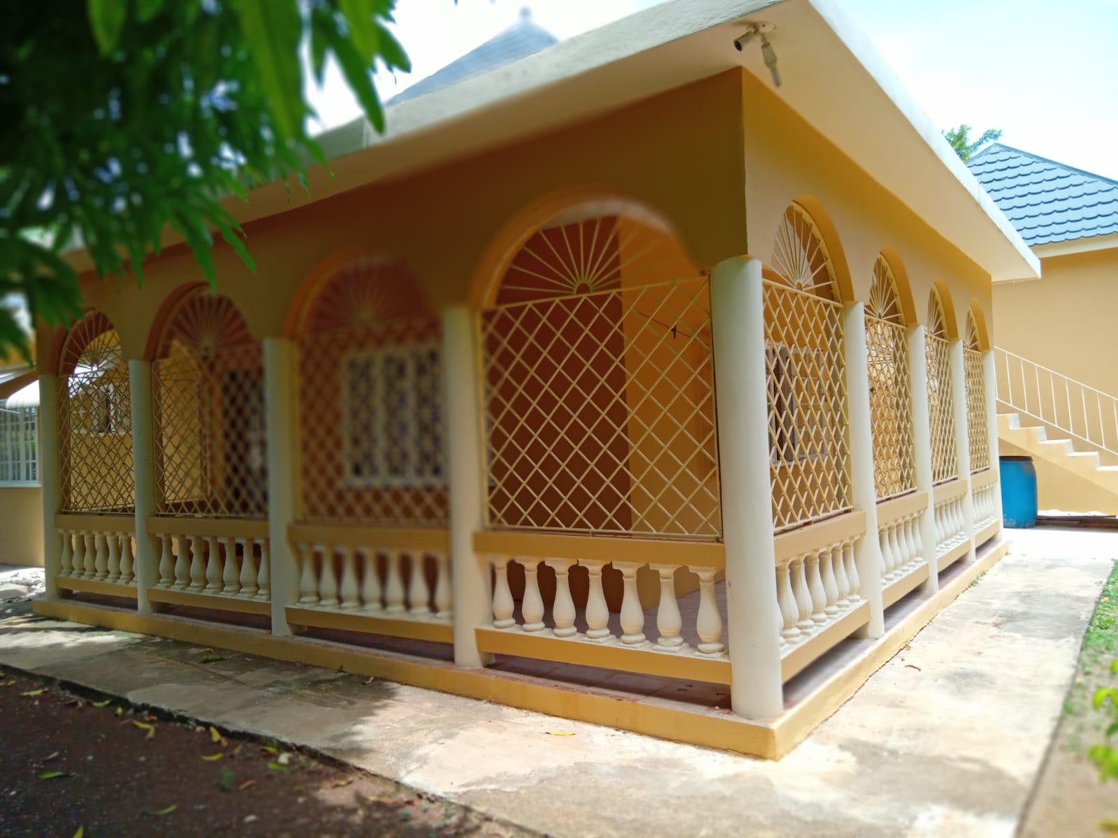 House For Rent: GREENSVIEW DR. CORAL GARD, Cornwall | $800 photo 2