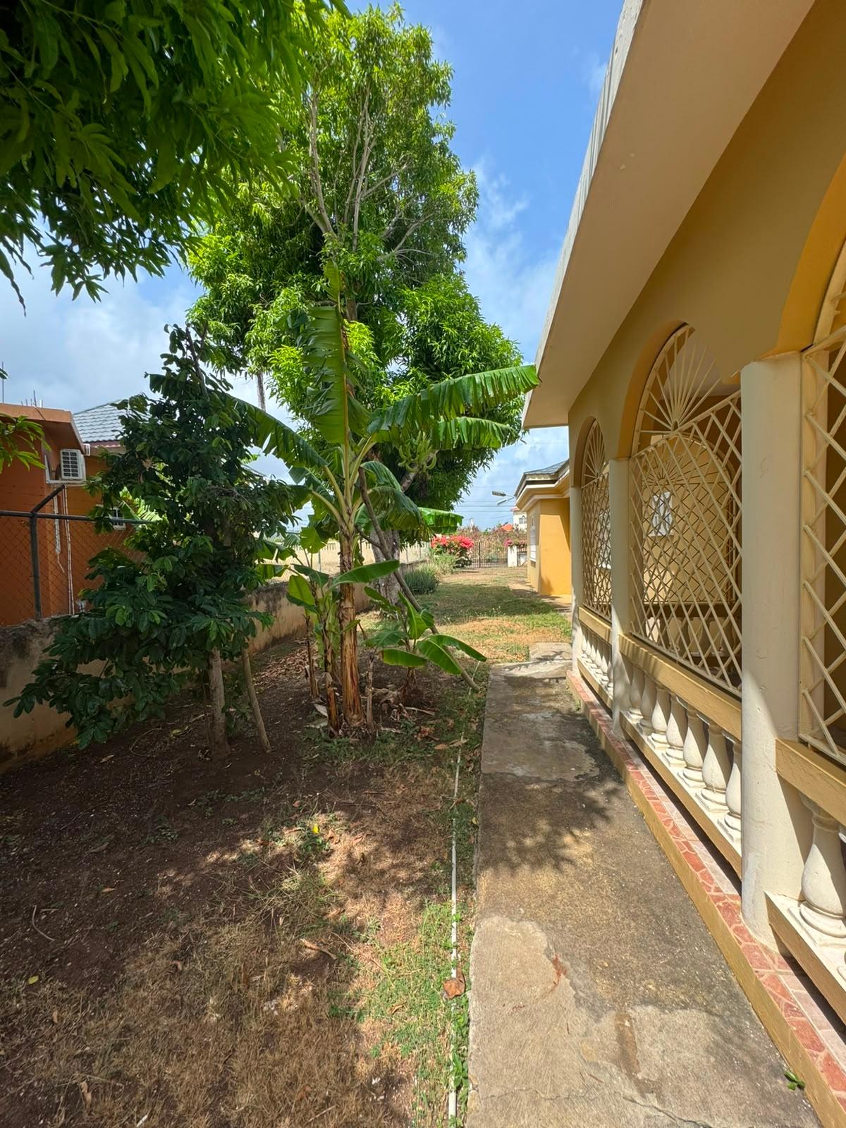 House For Rent: GREENSVIEW DR. CORAL GARD, Cornwall | $800 photo 19