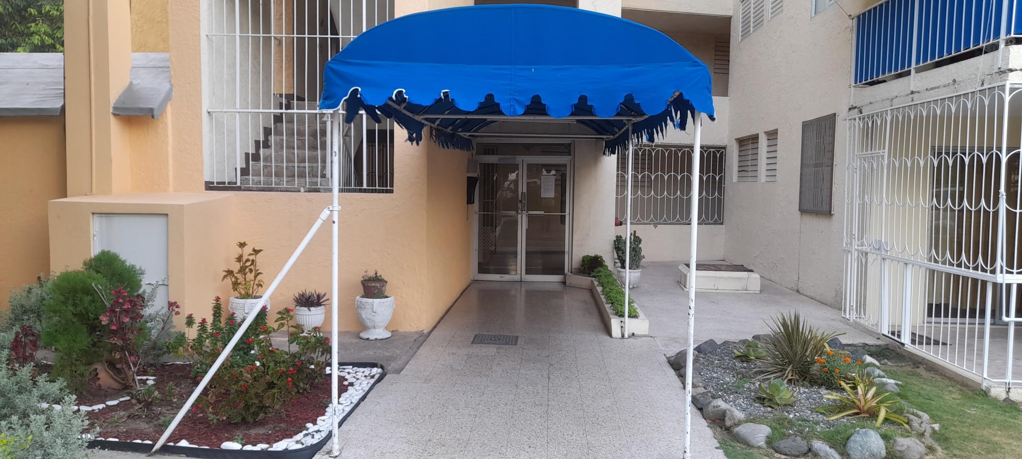 Apartment For Rent: OXFORD ROAD, Kingston 5 | $180,000 photo 5