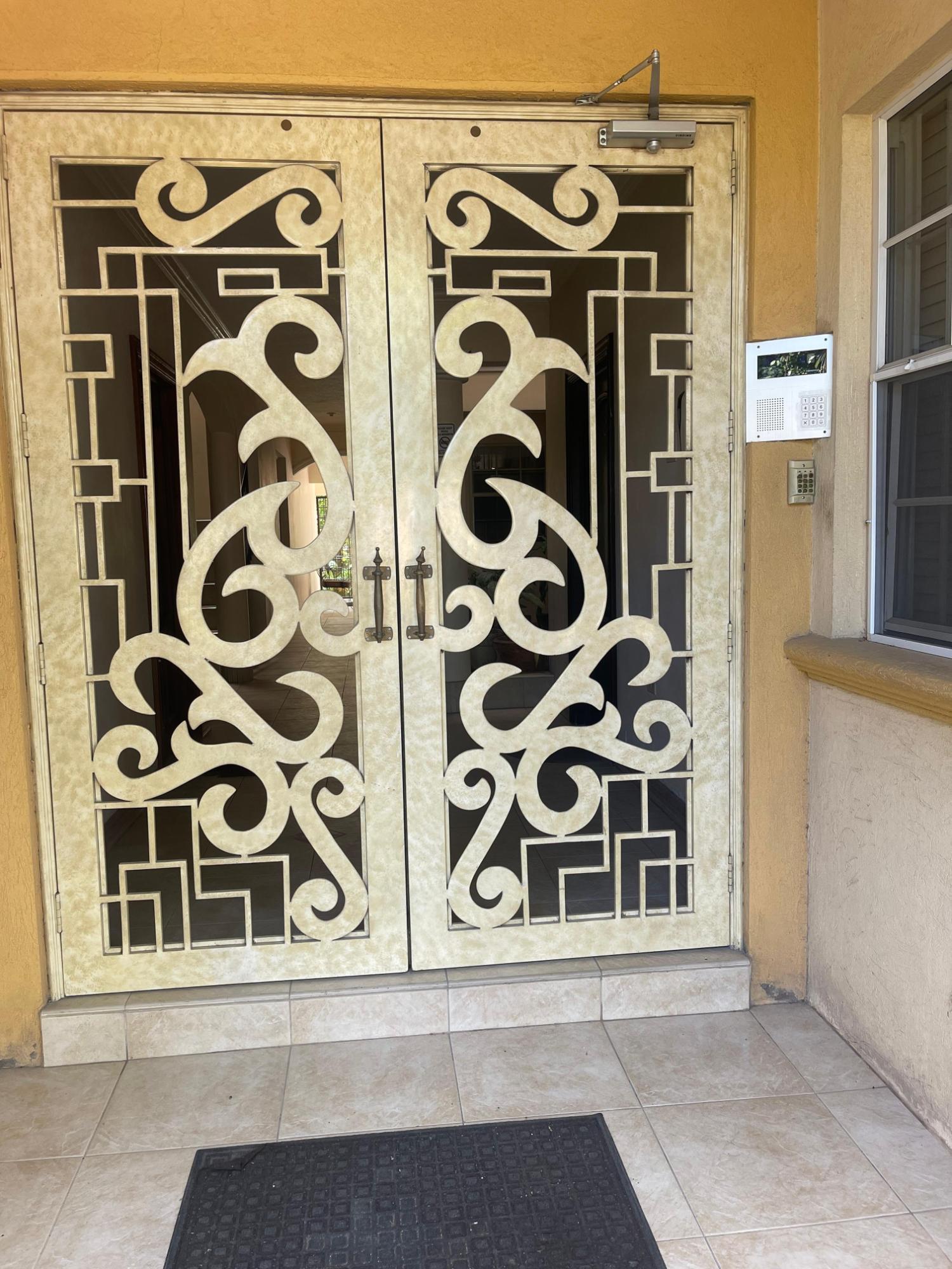 Apartment For Sale: VERMONT AVE, Kingston 19 | $40,000,000 photo 4