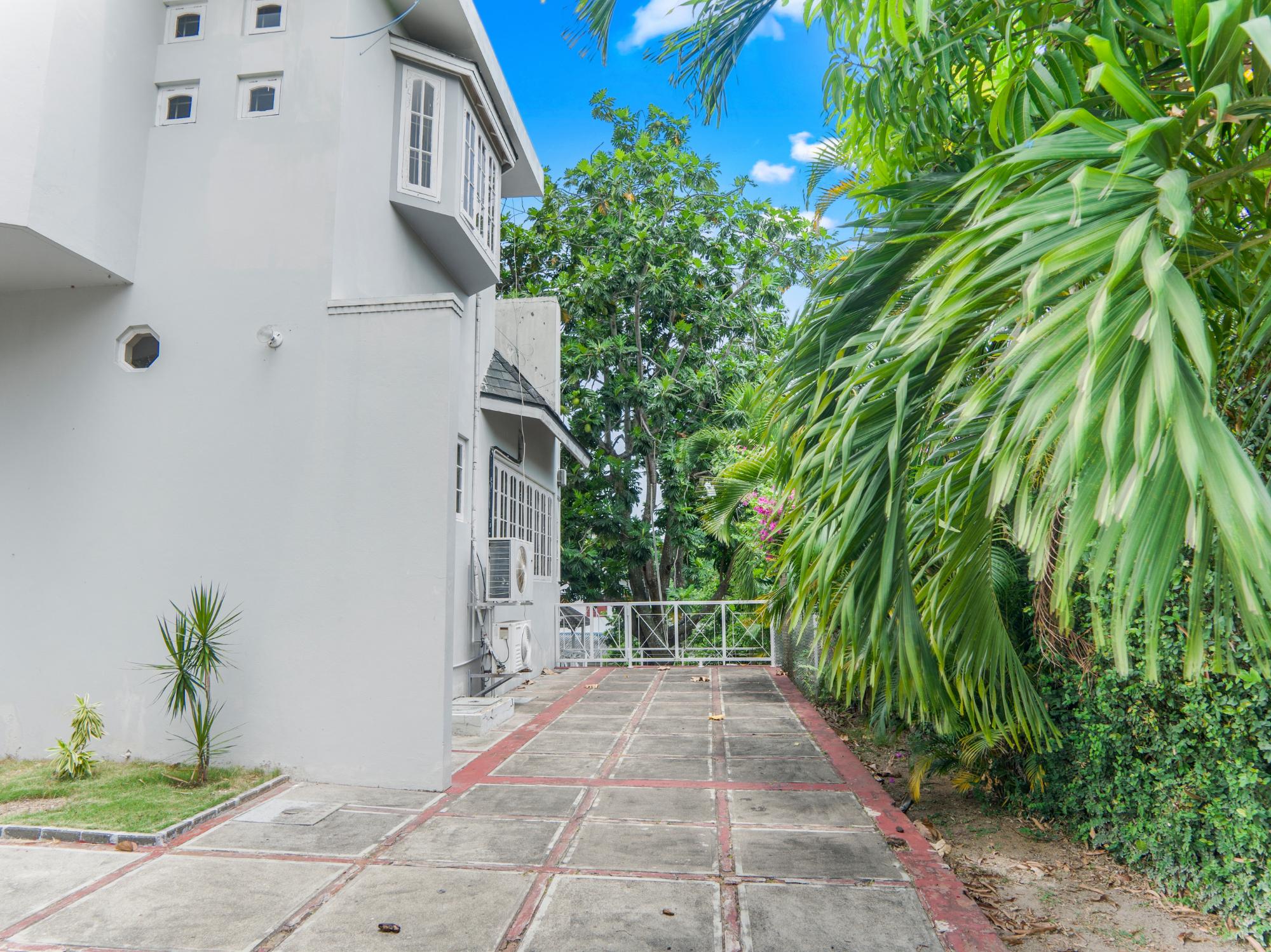 Townhouse For Rent: UPPER MARKWAY, Kingston 8 | $360,000 photo 2