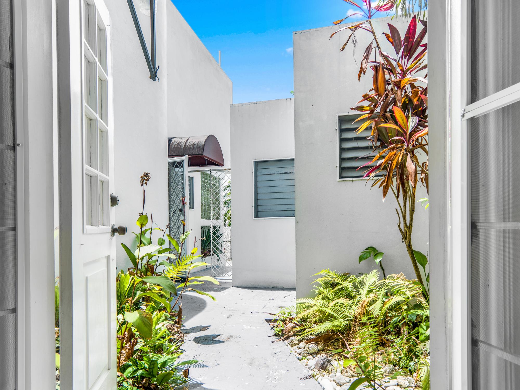Townhouse For Rent: UPPER MARKWAY, Kingston 8 | $360,000 photo 3