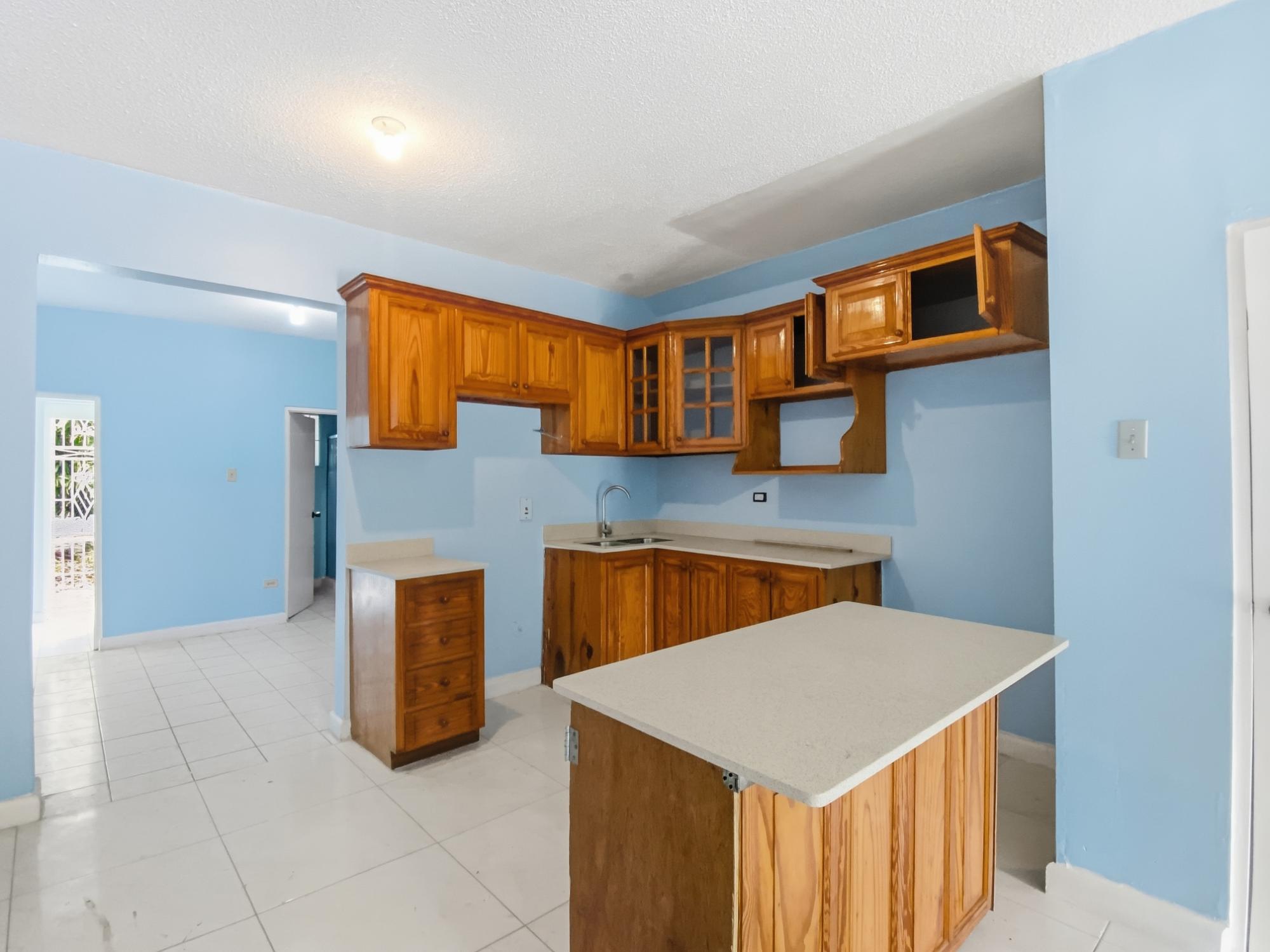 Townhouse For Rent: PINES OF KARACHI, Kingston 7 | $190,000 photo 7