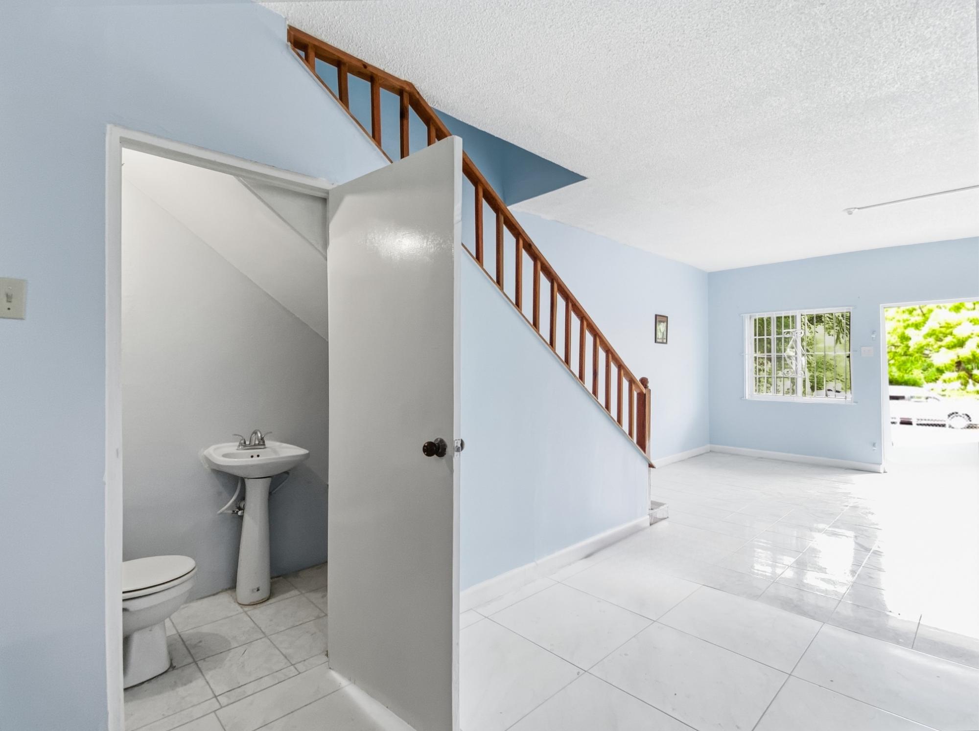 Townhouse For Rent: PINES OF KARACHI, Kingston 7 | $190,000 photo 8
