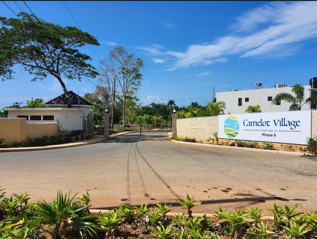 Townhouse For Rent: DISCOVERY BAY, ST ANN, Discovery Bay | $1,300 photo 2